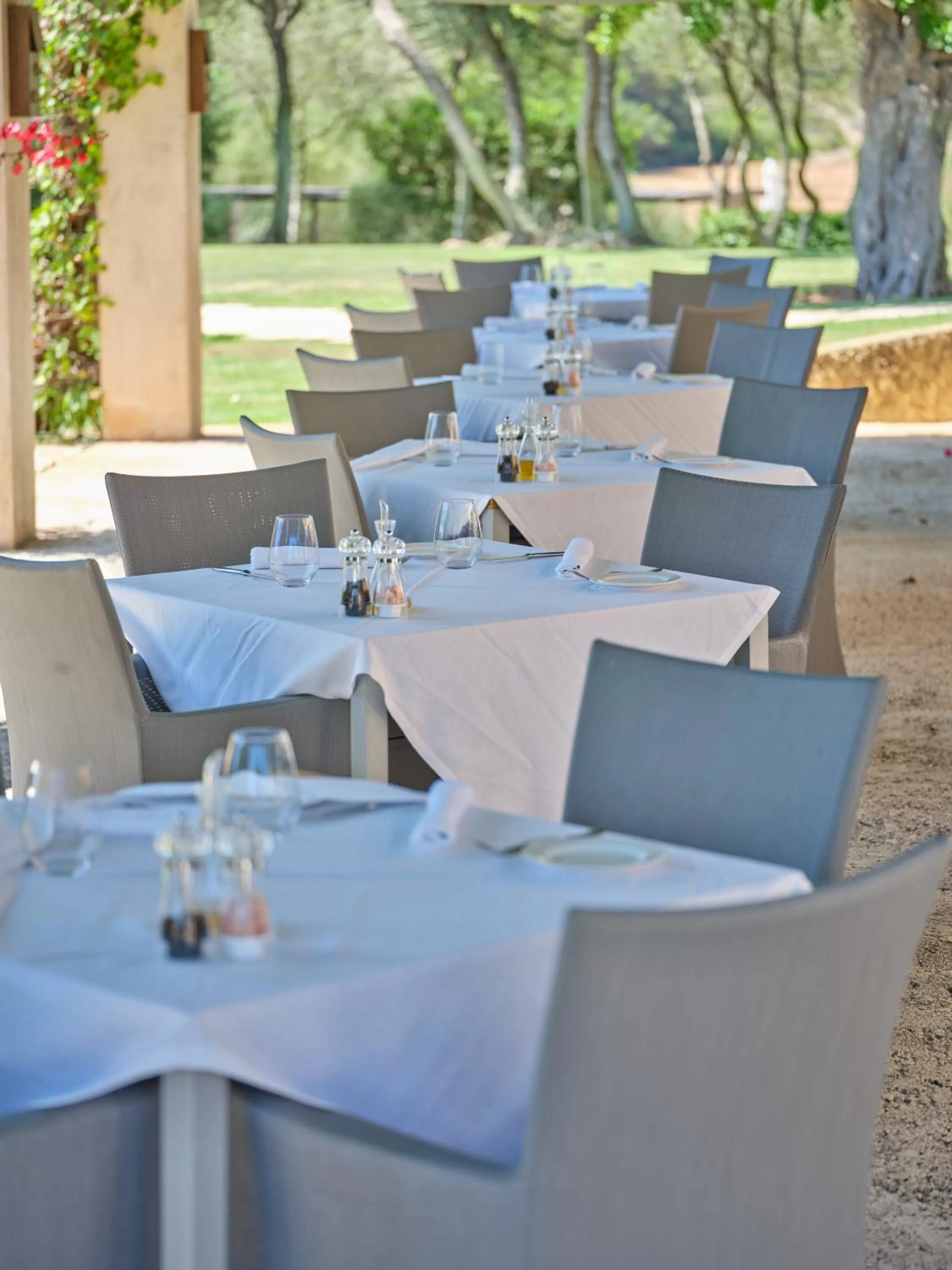 Restaurant/places to eat in Son Penya Adults Only Petit Hotel & Spa