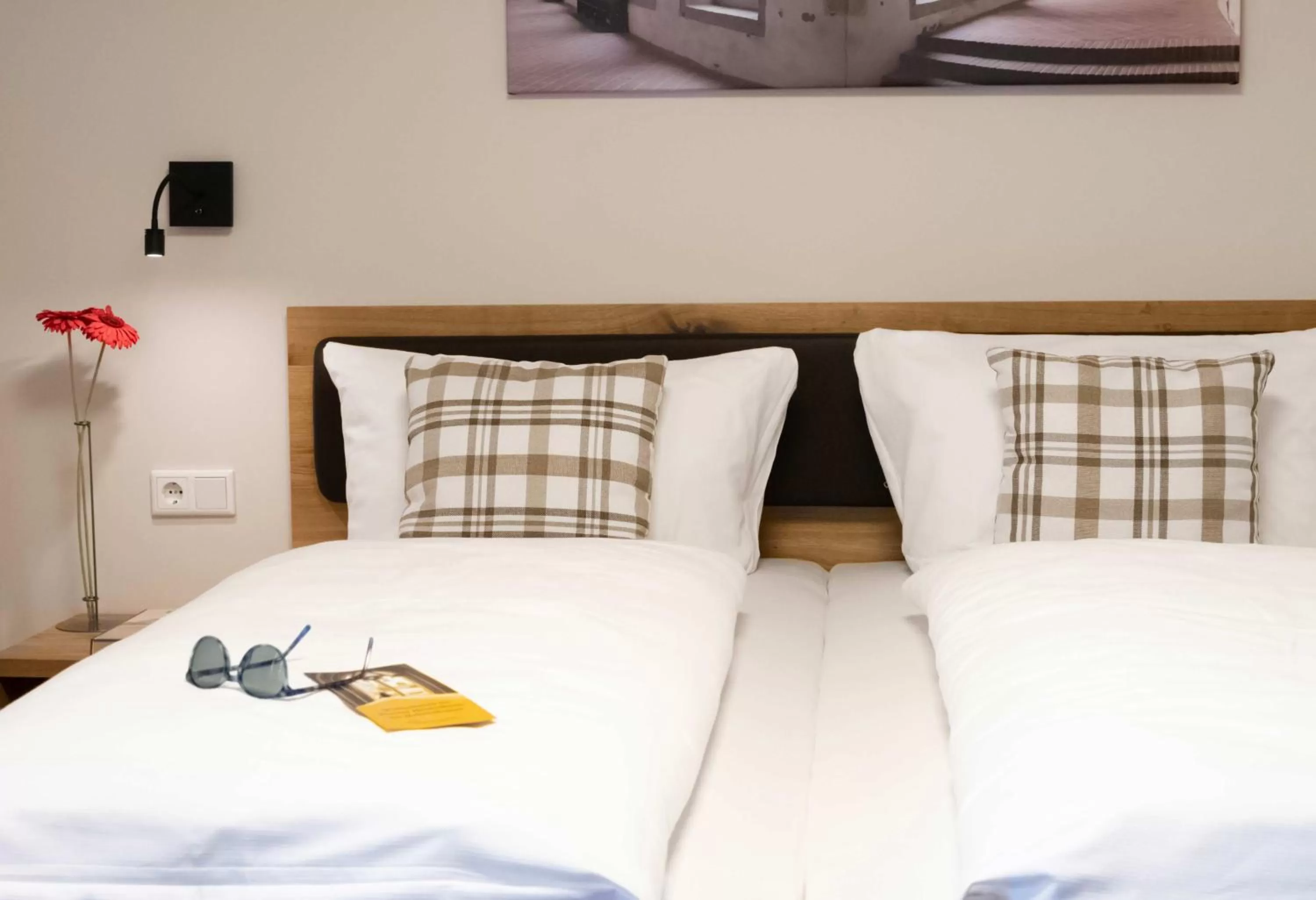 Bed in Klostergasthof Heidenheim - Hotel Garni