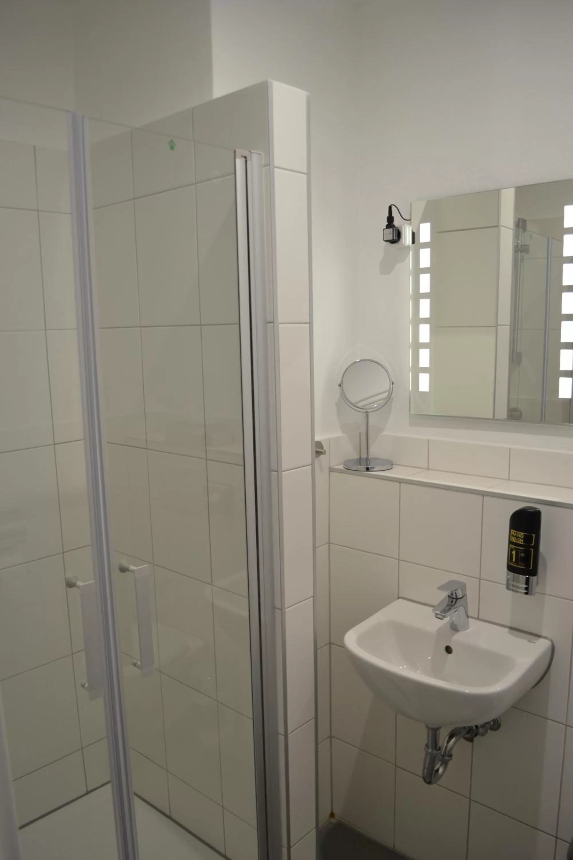 Shower in Platia - rooms
