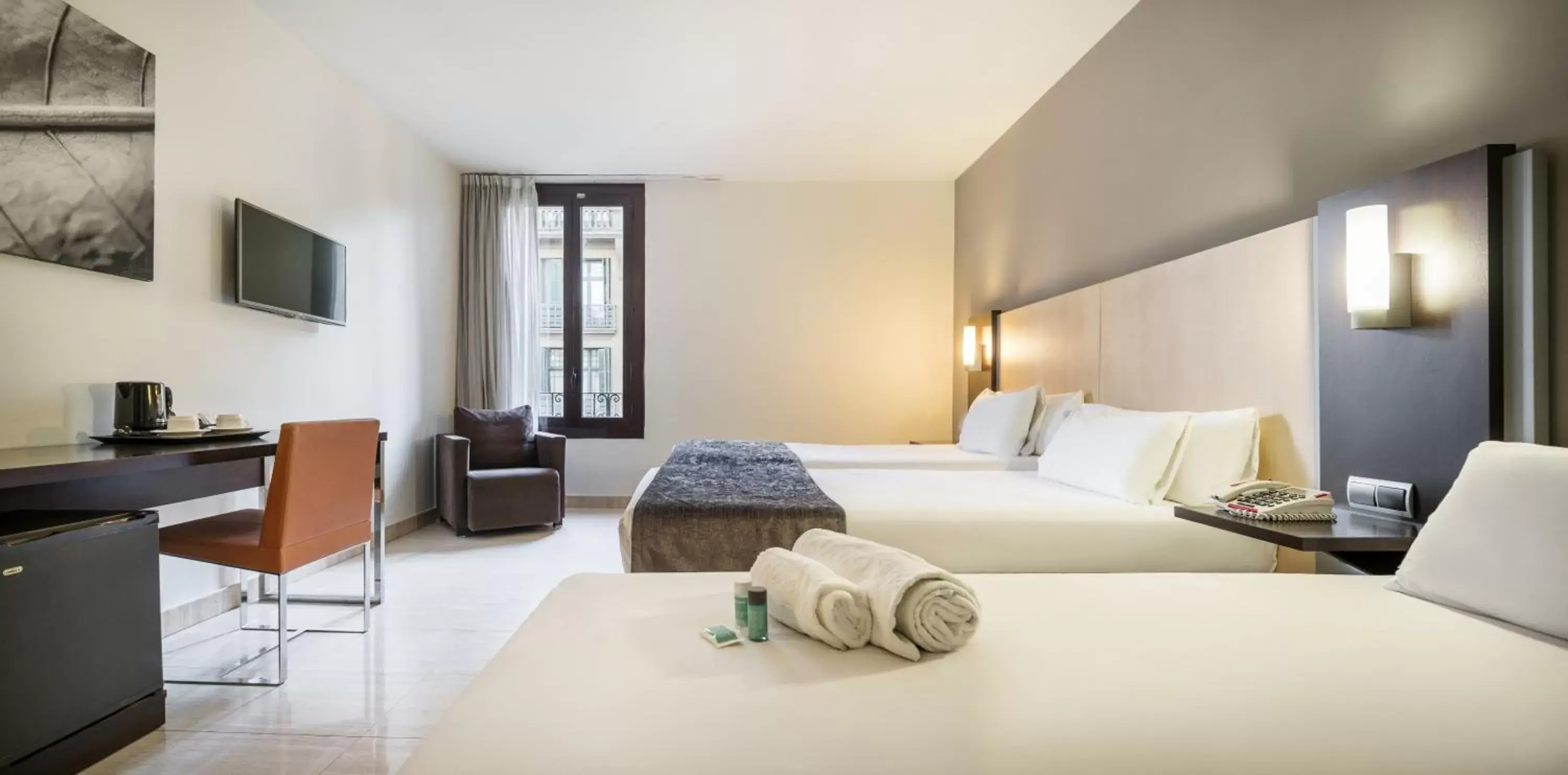 Triple Room in Ilunion Almirante Triple Room in Ilunion Almirante