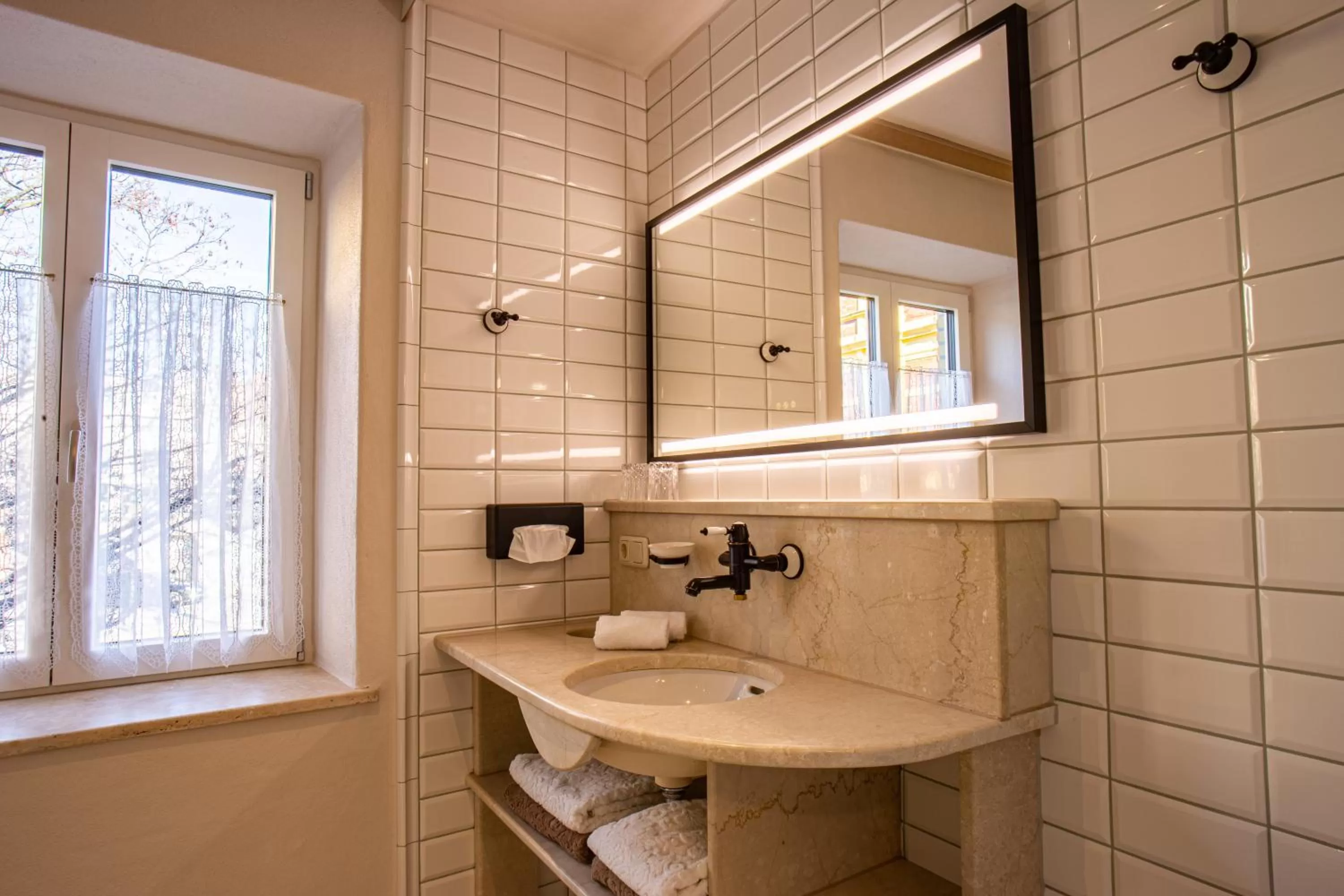 Bathroom in Gasthof Lend-Platzl