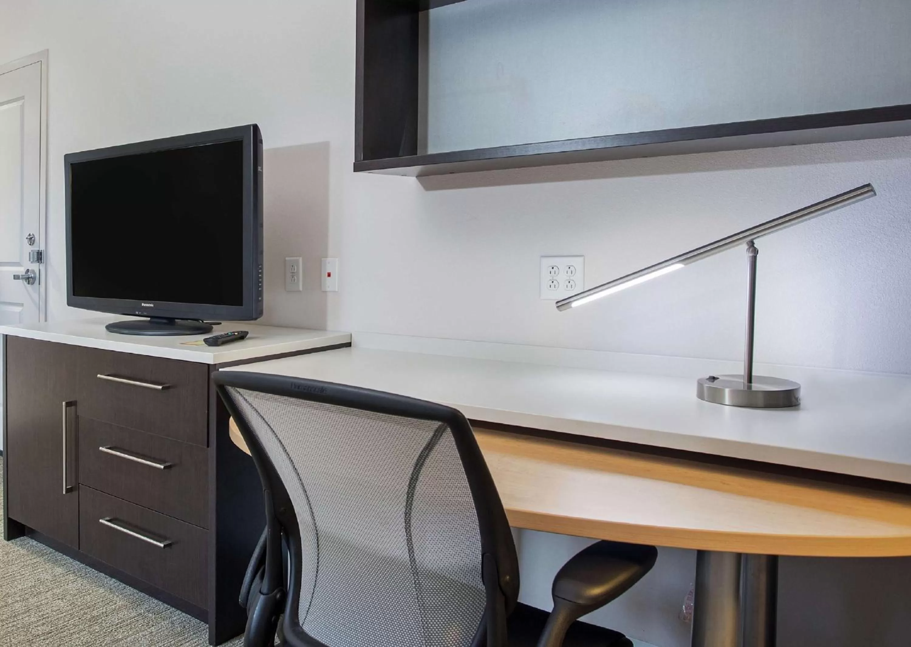 Queen Studio Suite - Hearing Access/Non-Smoking in Home2 Suites Nashville Airport