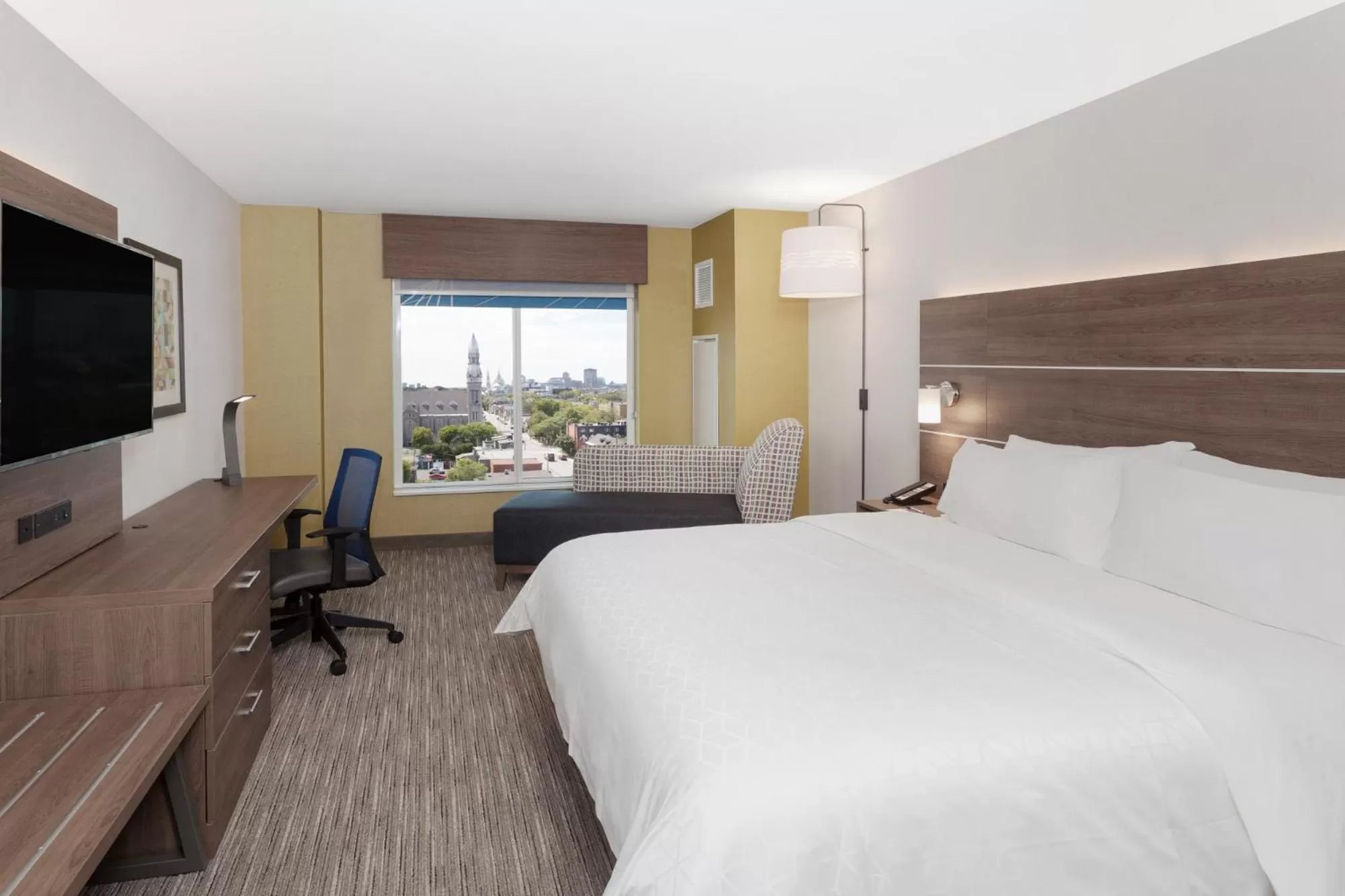 Bedroom, Bed in Holiday Inn Express & Suites Downtown Ottawa East by IHG