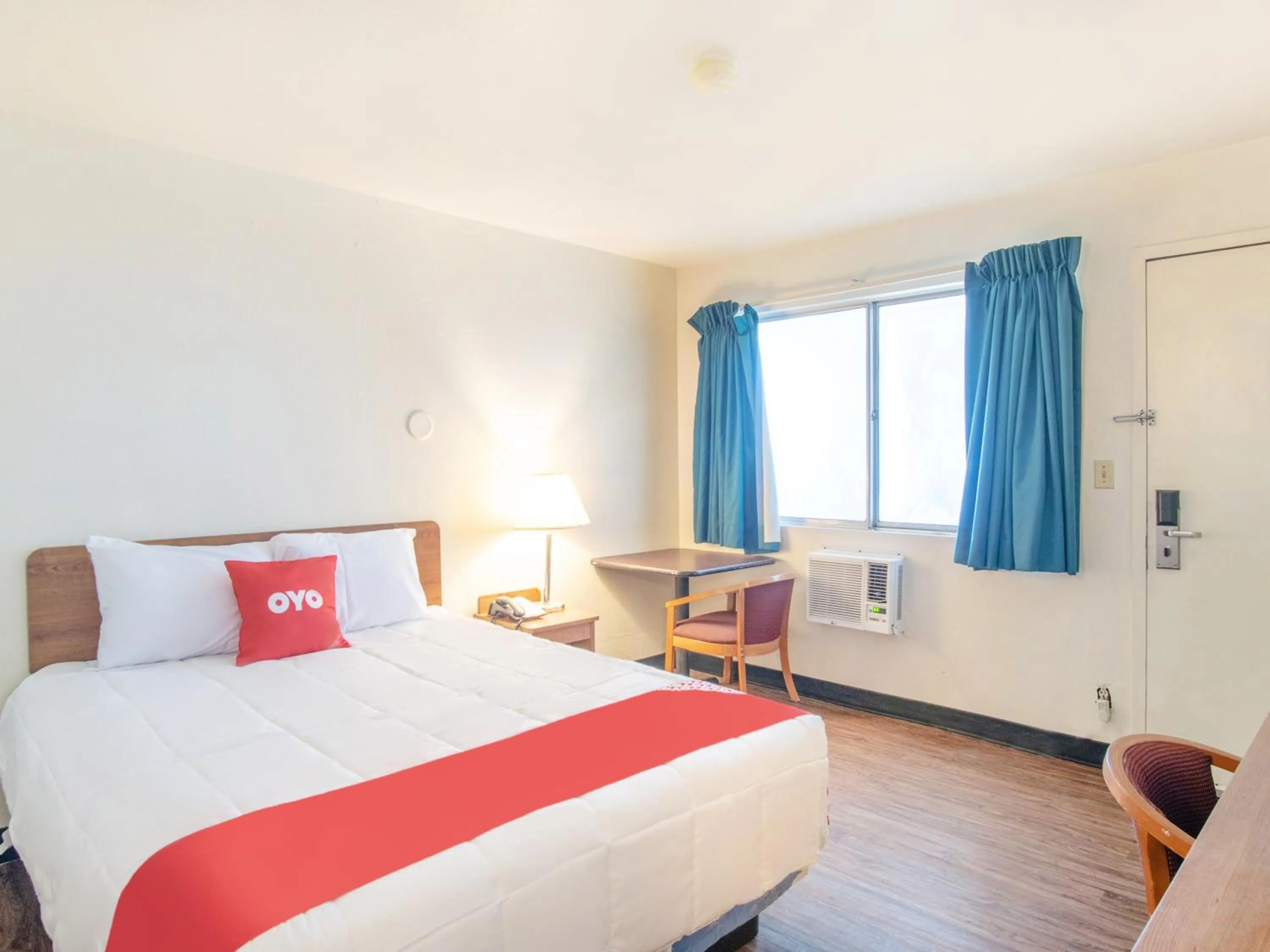 Bedroom, Bed in OYO Hotel Oklahoma City Northeast