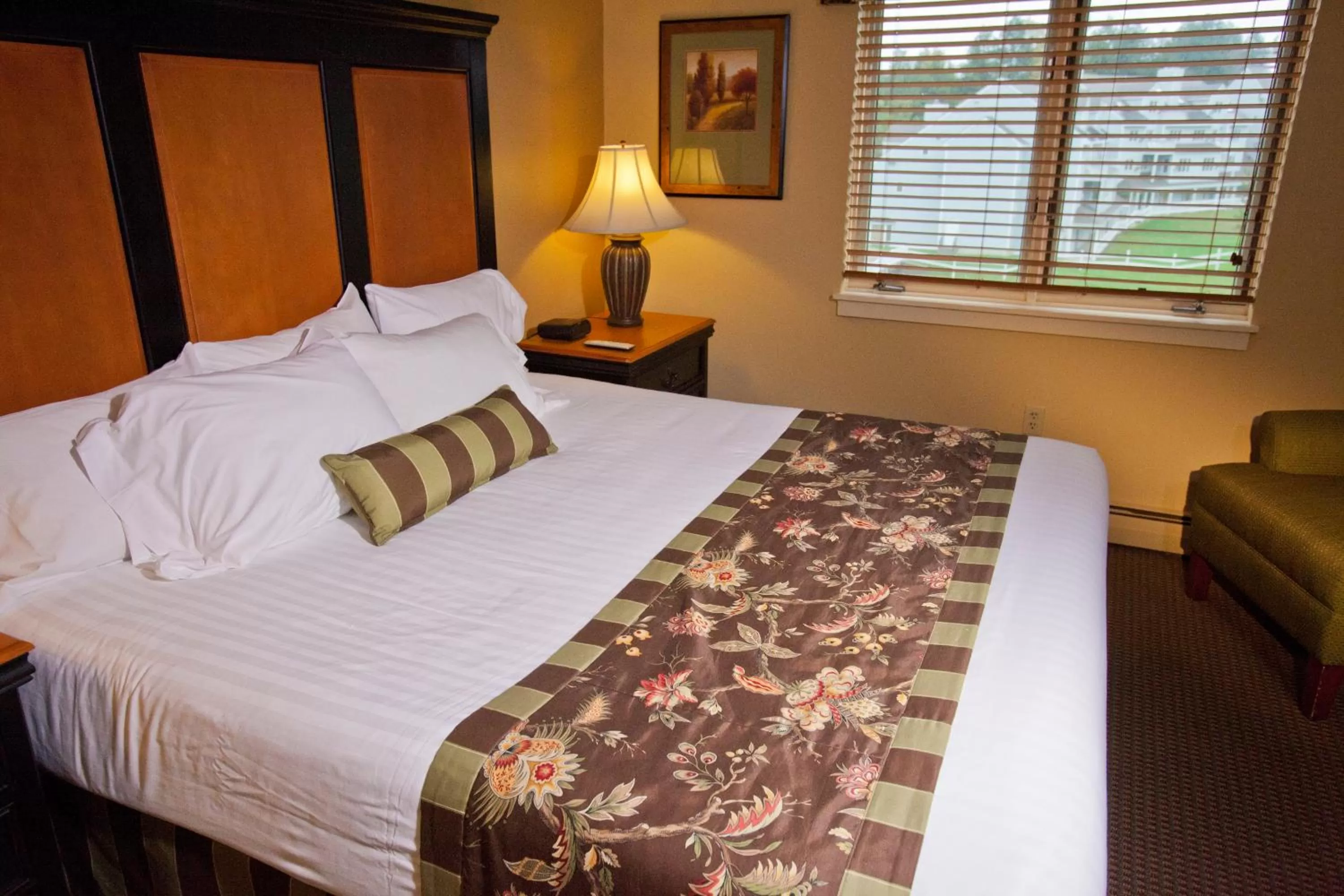 Photo of the whole room, Bed in Holiday Inn Club Vacations Mount Ascutney Resort