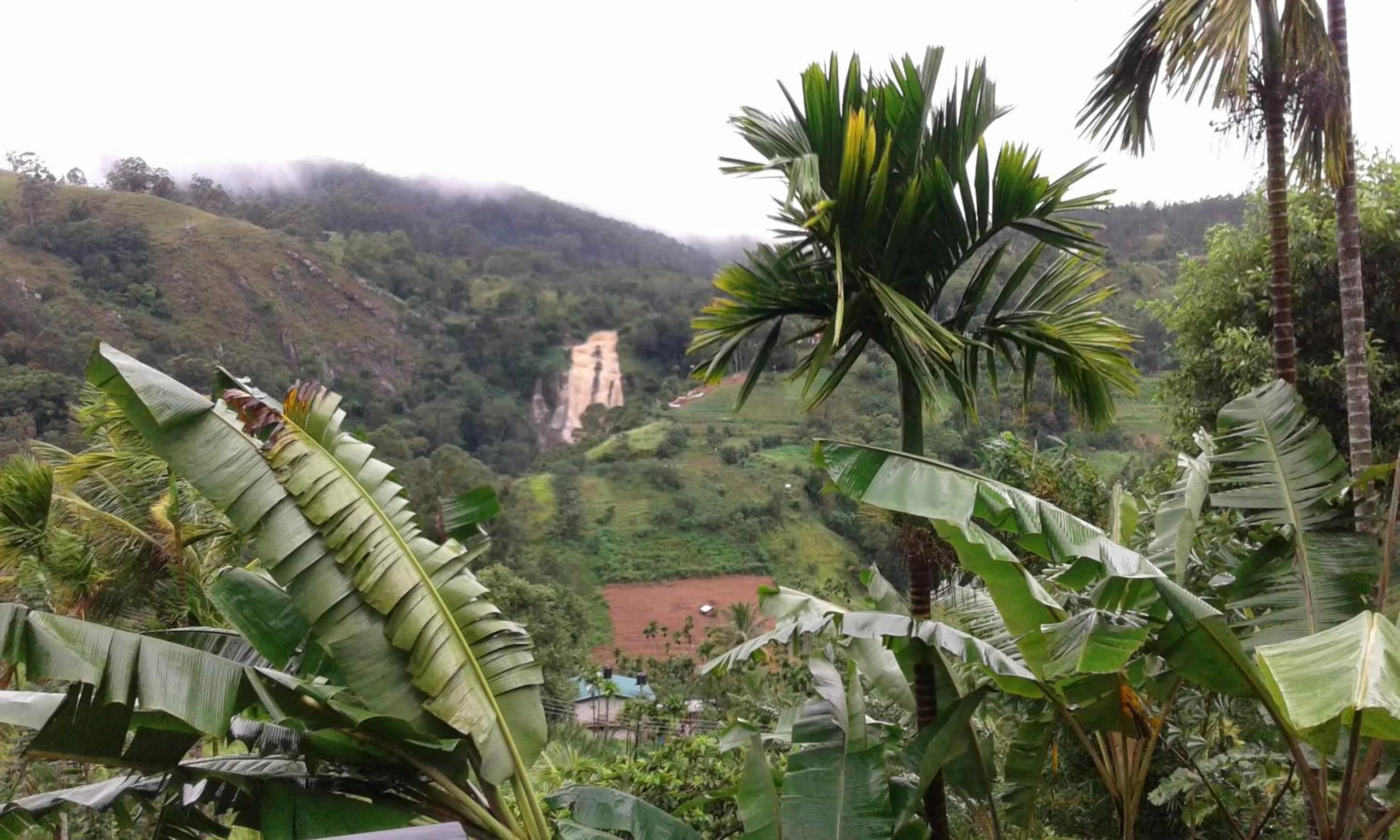 Mountain view in Dimuthu Home Stay