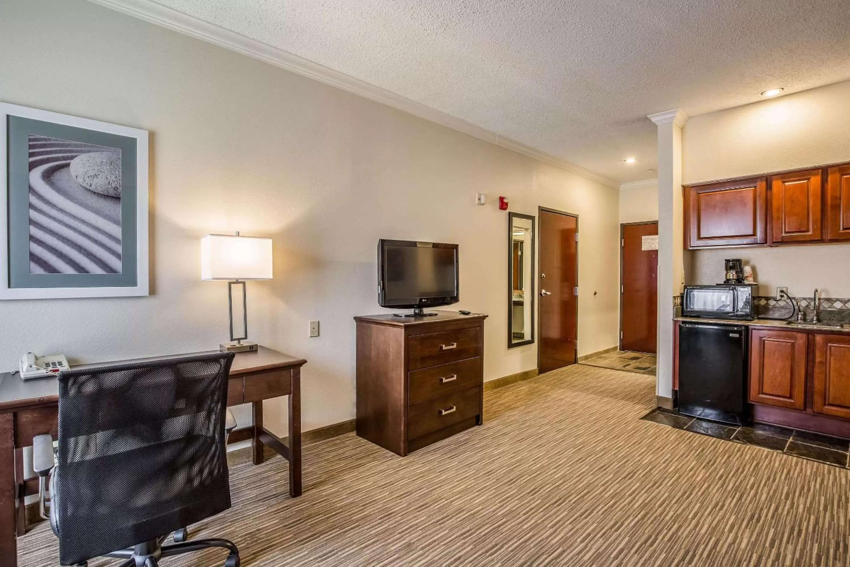 Photo of the whole room in Quality Inn & Suites Seabrook- NASA- Kemah