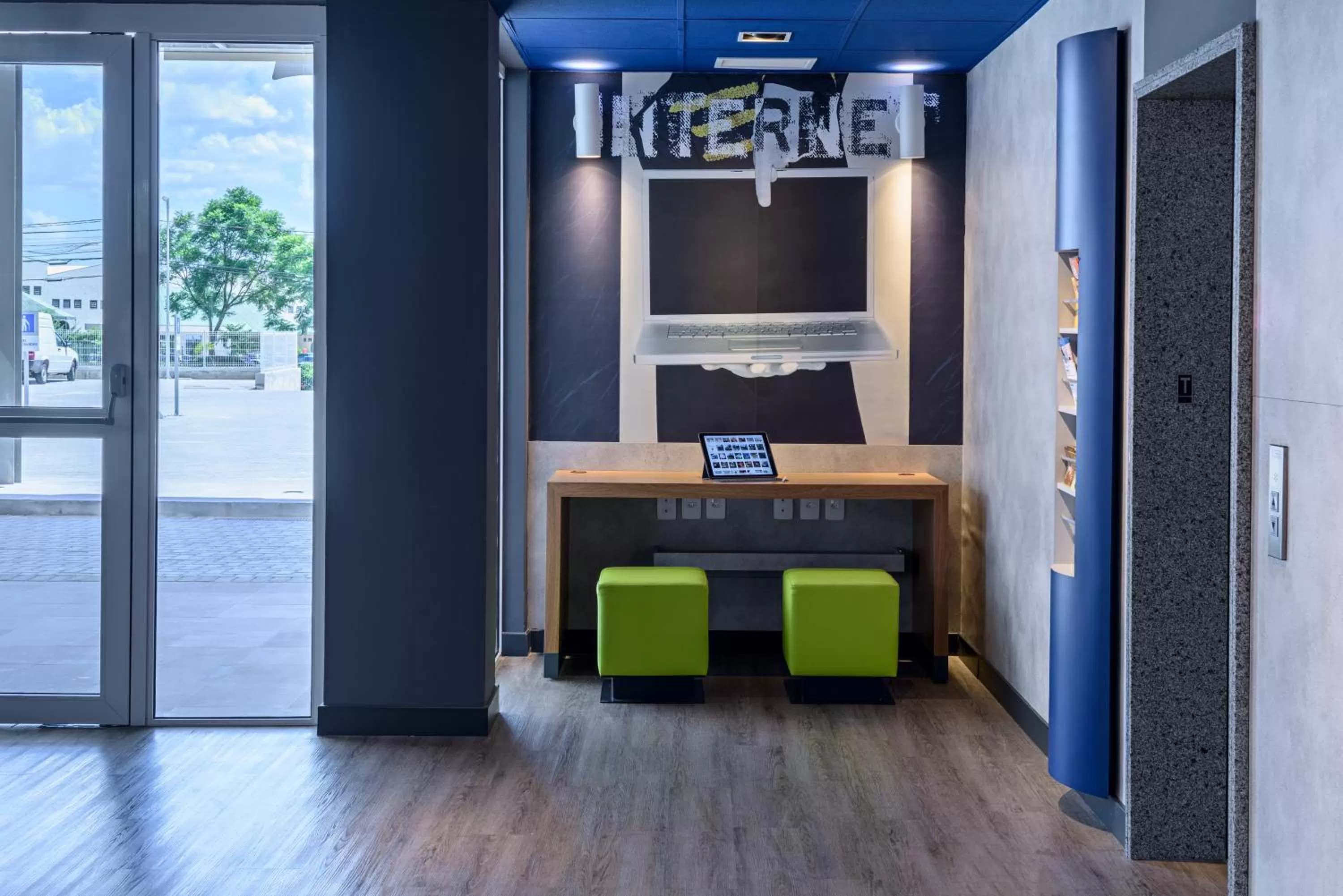 Living room in ibis budget Curitiba Aeroporto