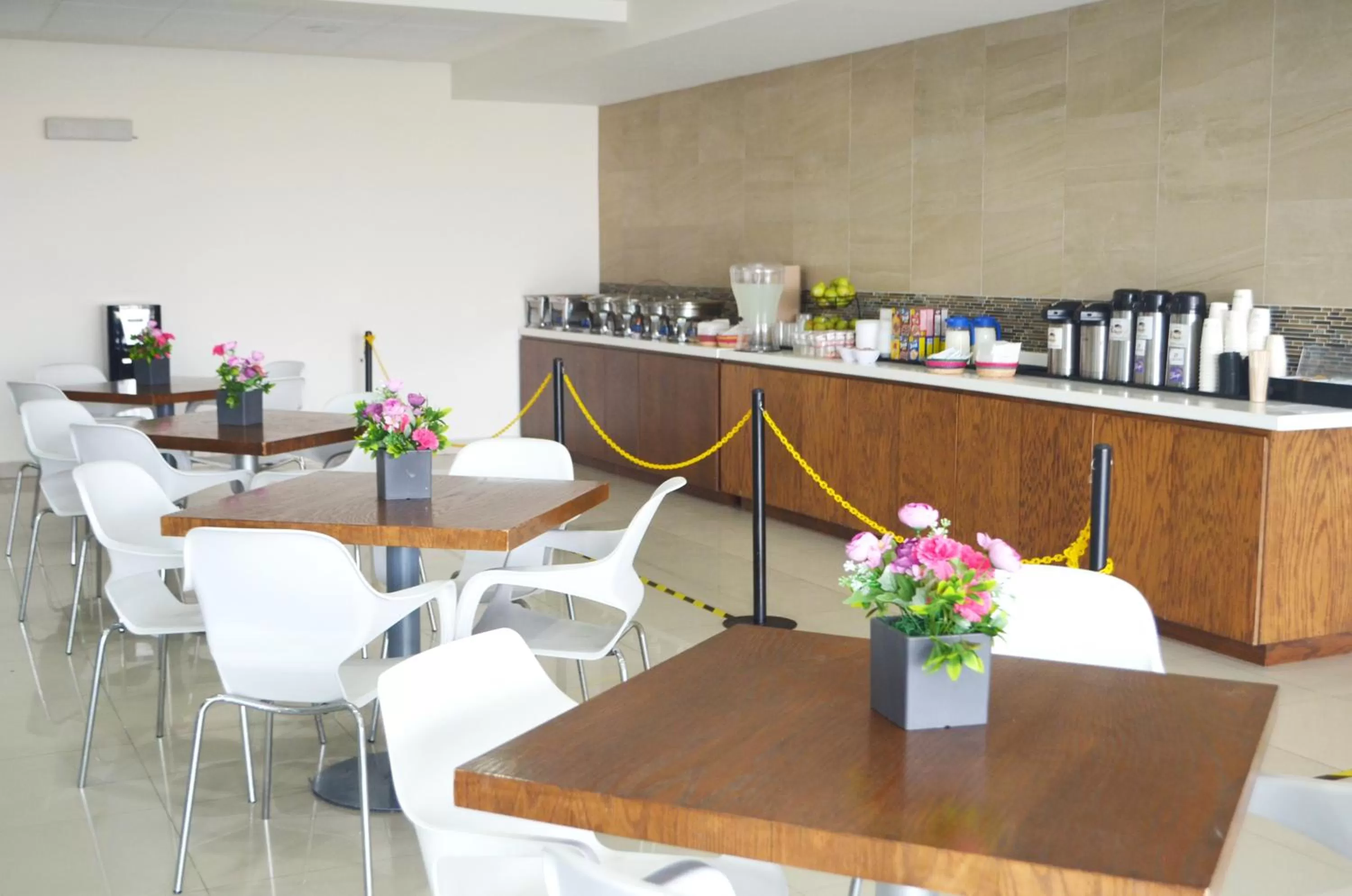 Restaurant/places to eat in Sleep Inn Mazatlan