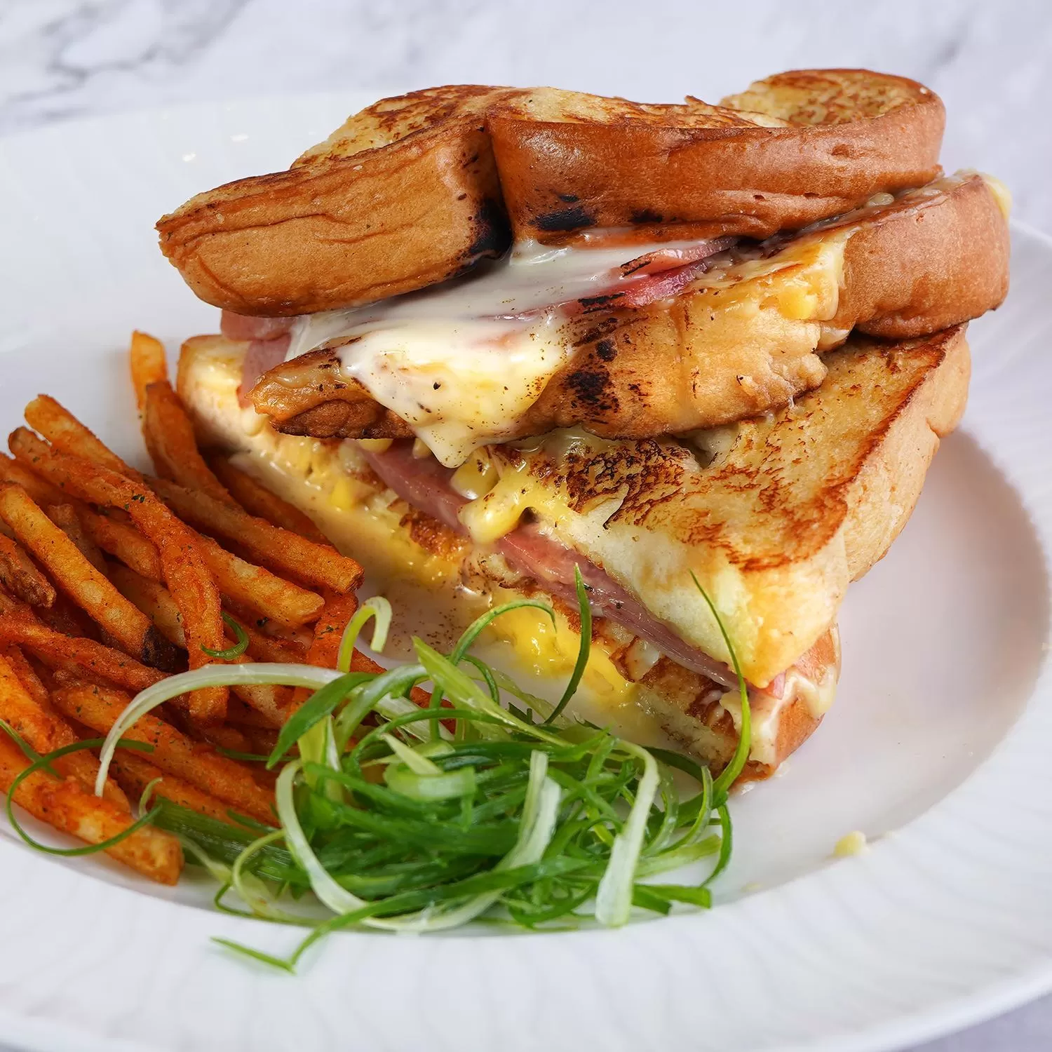 Restaurant/places to eat in The Monarch Hotel