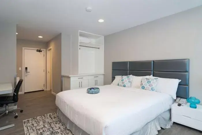 King Room with Balcony in Sands Of La Jolla King Room with Balcony in Sands Of La Jolla