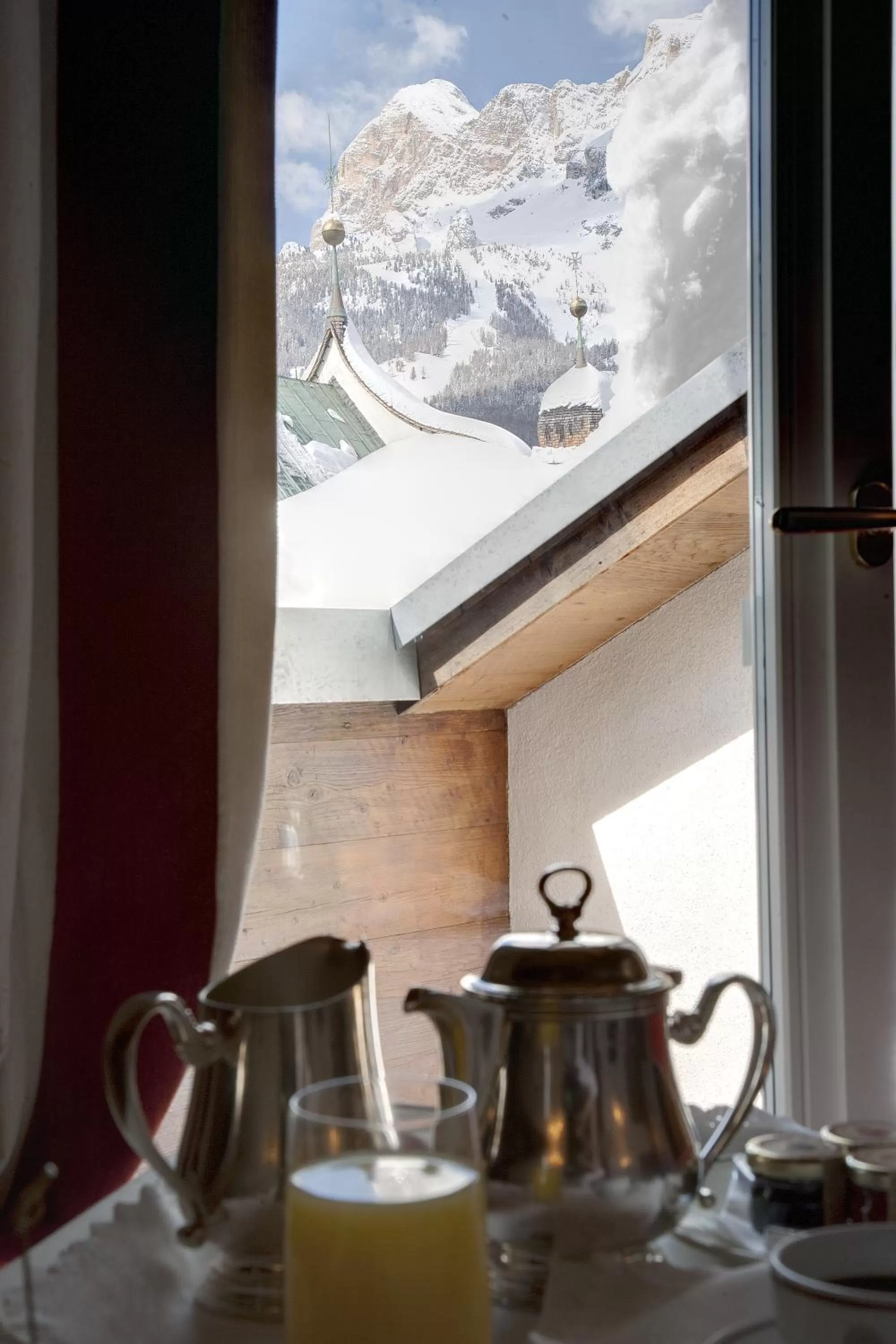 Mountain view, Kitchen/Kitchenette in Hotel Cortina