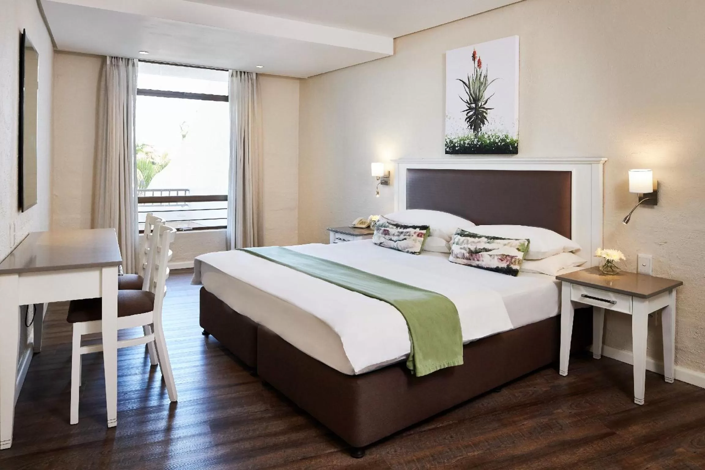 Two Bedroom Apartment with Pool View in First Group Breakers Resort - Official