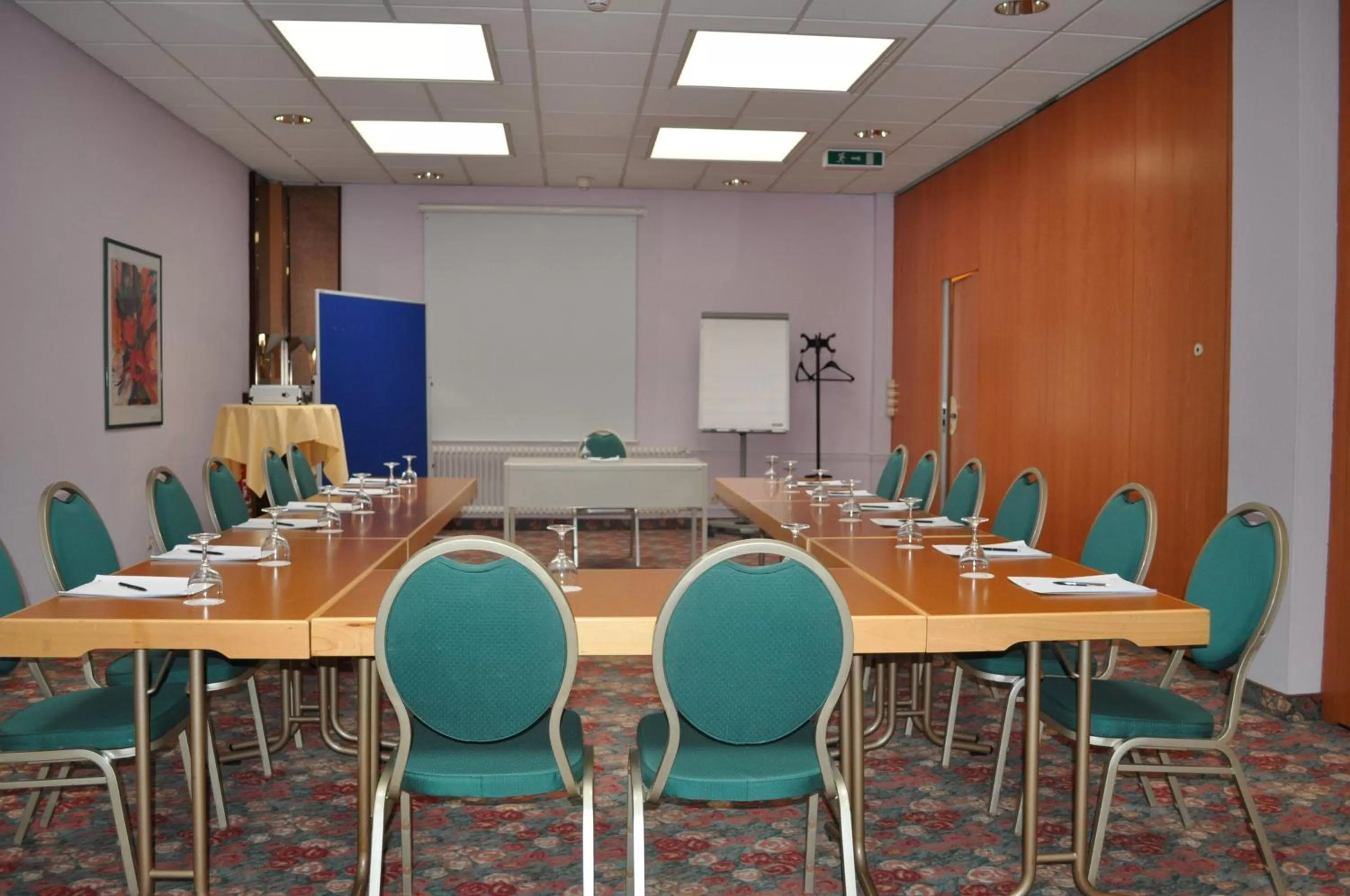 Business facilities in Fly Inn Hotel Frankfurt Airport Rüsselsheim ehemals Trip Inn Hotels