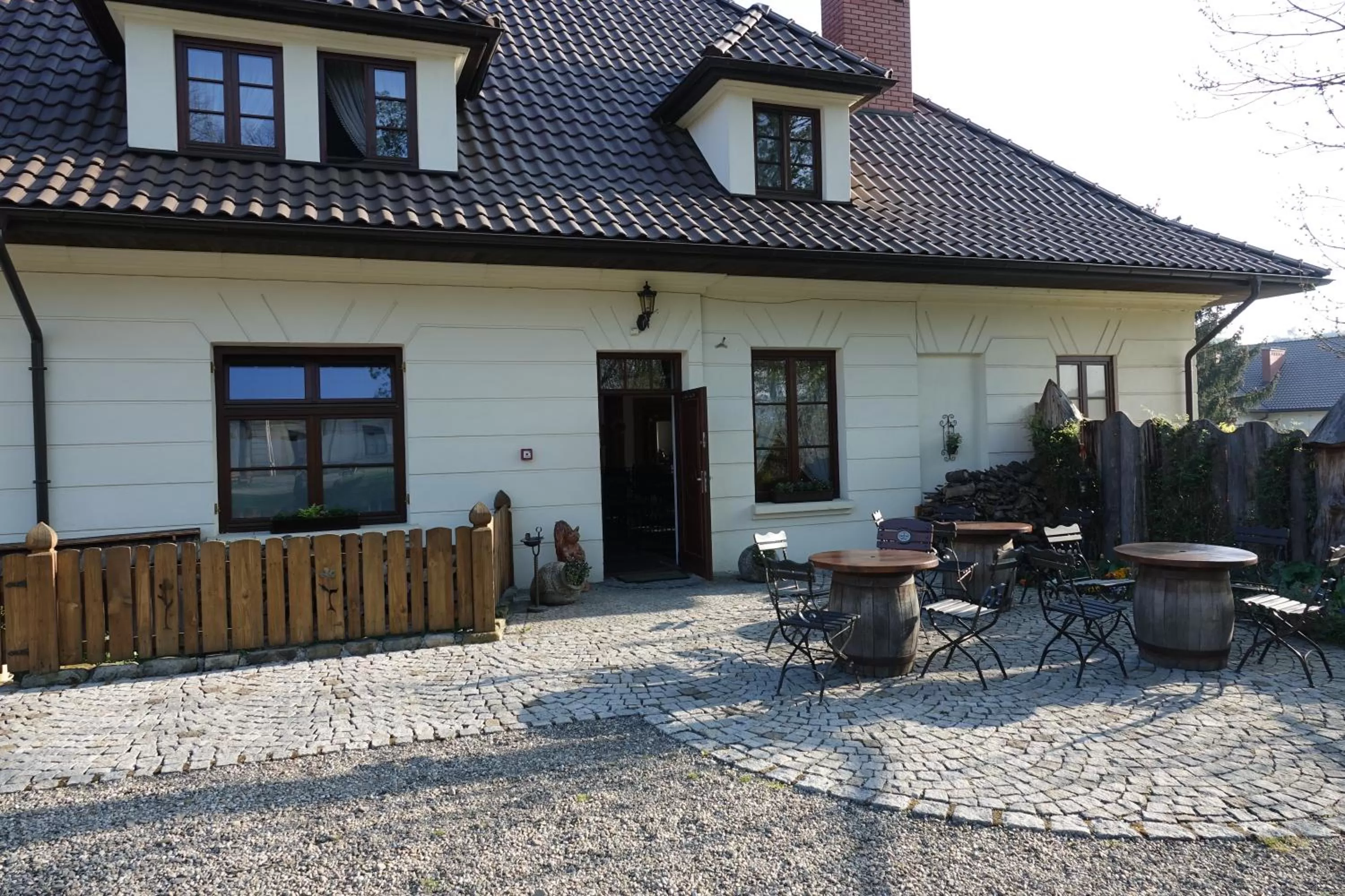 Property building in Gościniec Dworski w Ropie