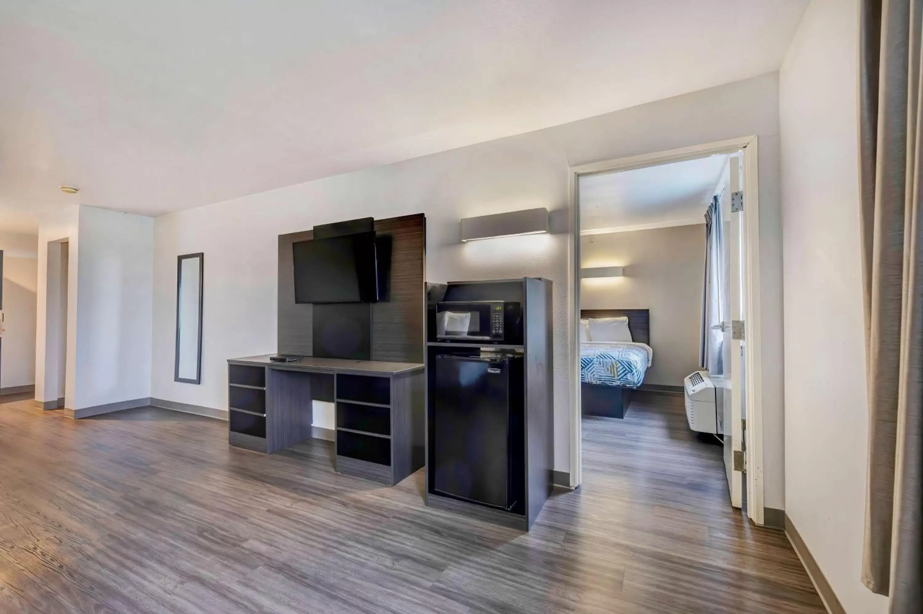 Superior Suite in Motel 6-Mesquite, TX - Balch Springs Superior Suite in Motel 6-Mesquite, TX - Balch Springs