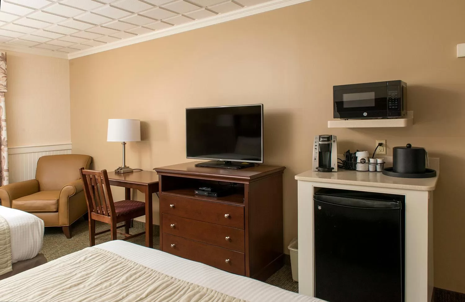 TV and multimedia, Bed in Bird-in-Hand Family Inn