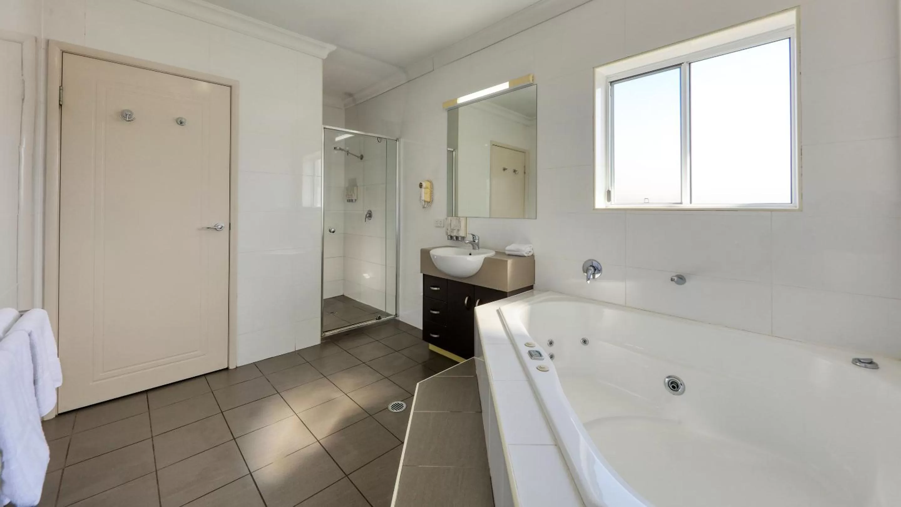 Spa and wellness centre/facilities in Drovers Motor Inn