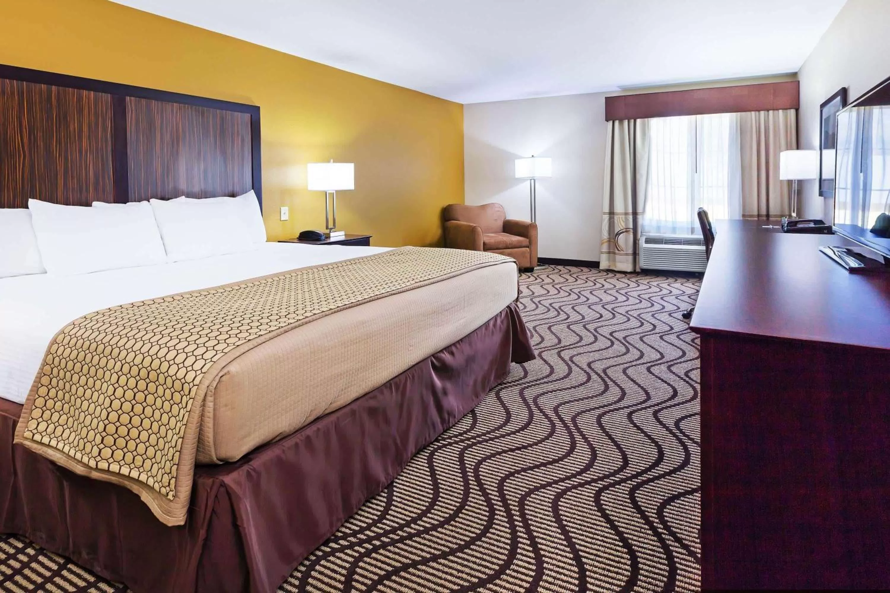 Photo of the whole room in La Quinta by Wyndham Floresville