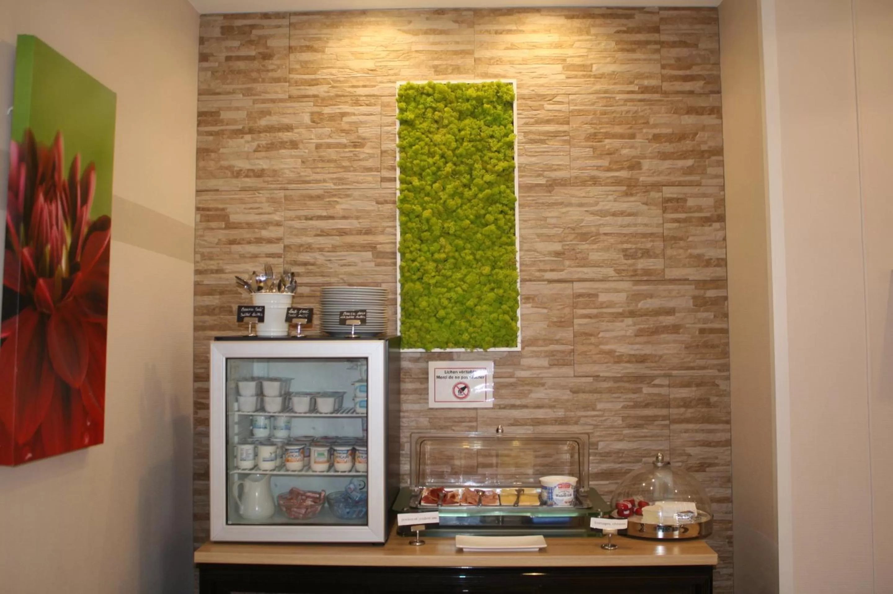 Food in Best Western Hôtel Des Voyageurs