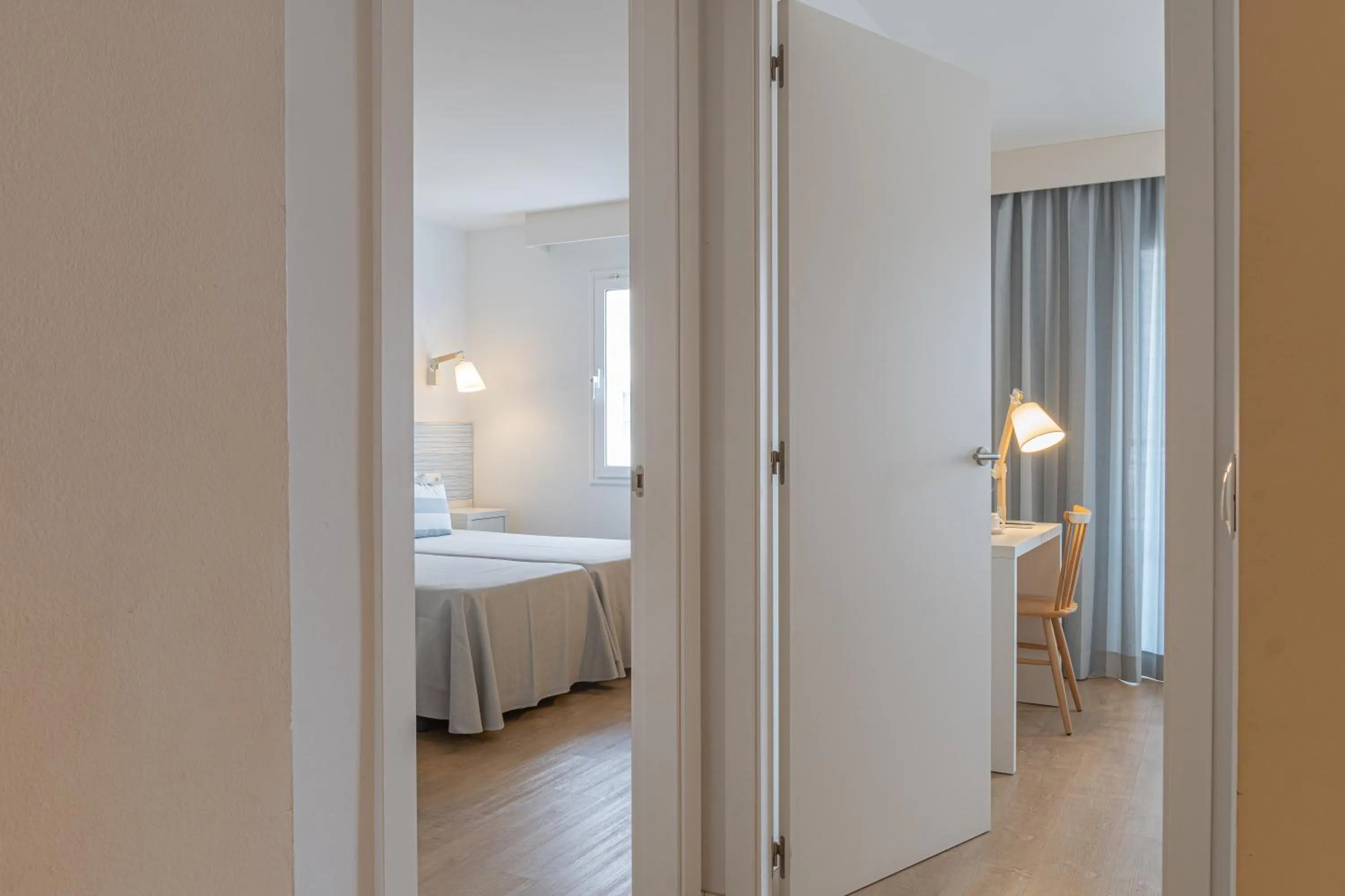 Photo of the whole room, Bed in FERGUS Club Pineda Splash