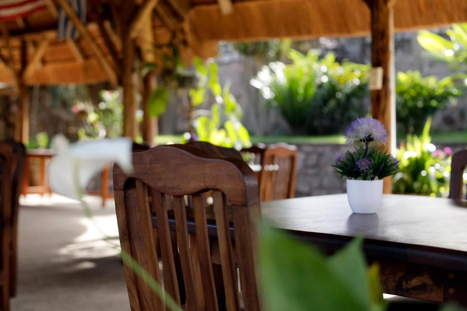 Patio, Restaurant/Places to Eat in Entebbe Palm Hotel