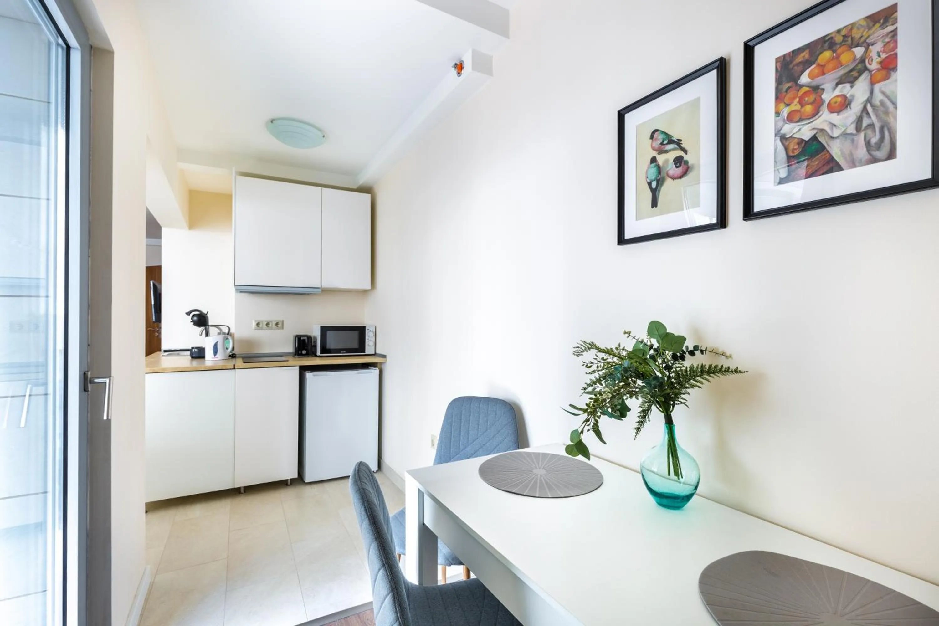 Dining area in Vagabond Downtown