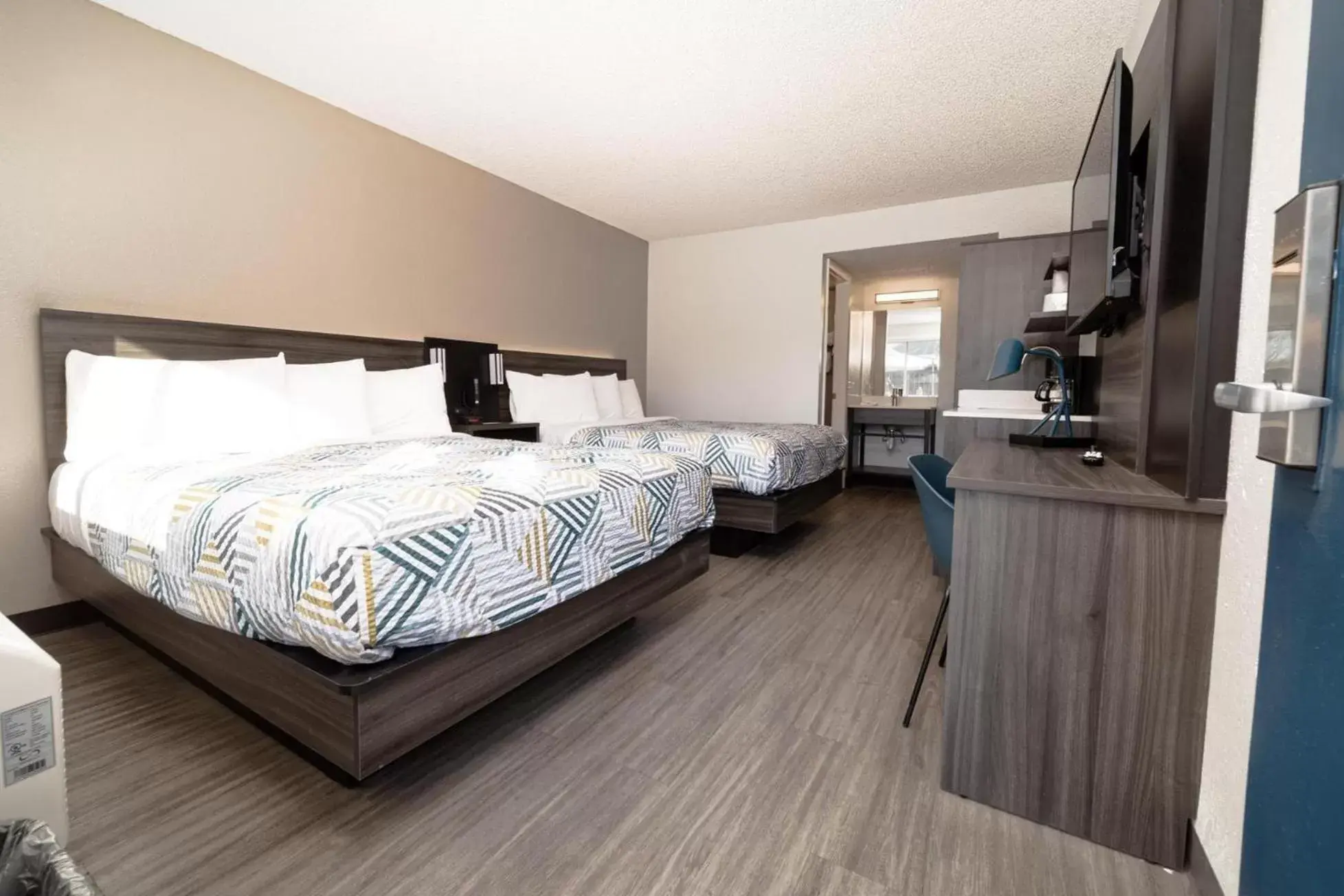 Queen Room with Two Queen Beds - Smoking in Studio 6 Grand Junction, CO Queen Room with Two Queen Beds - Smoking in Studio 6 Grand Junction, CO