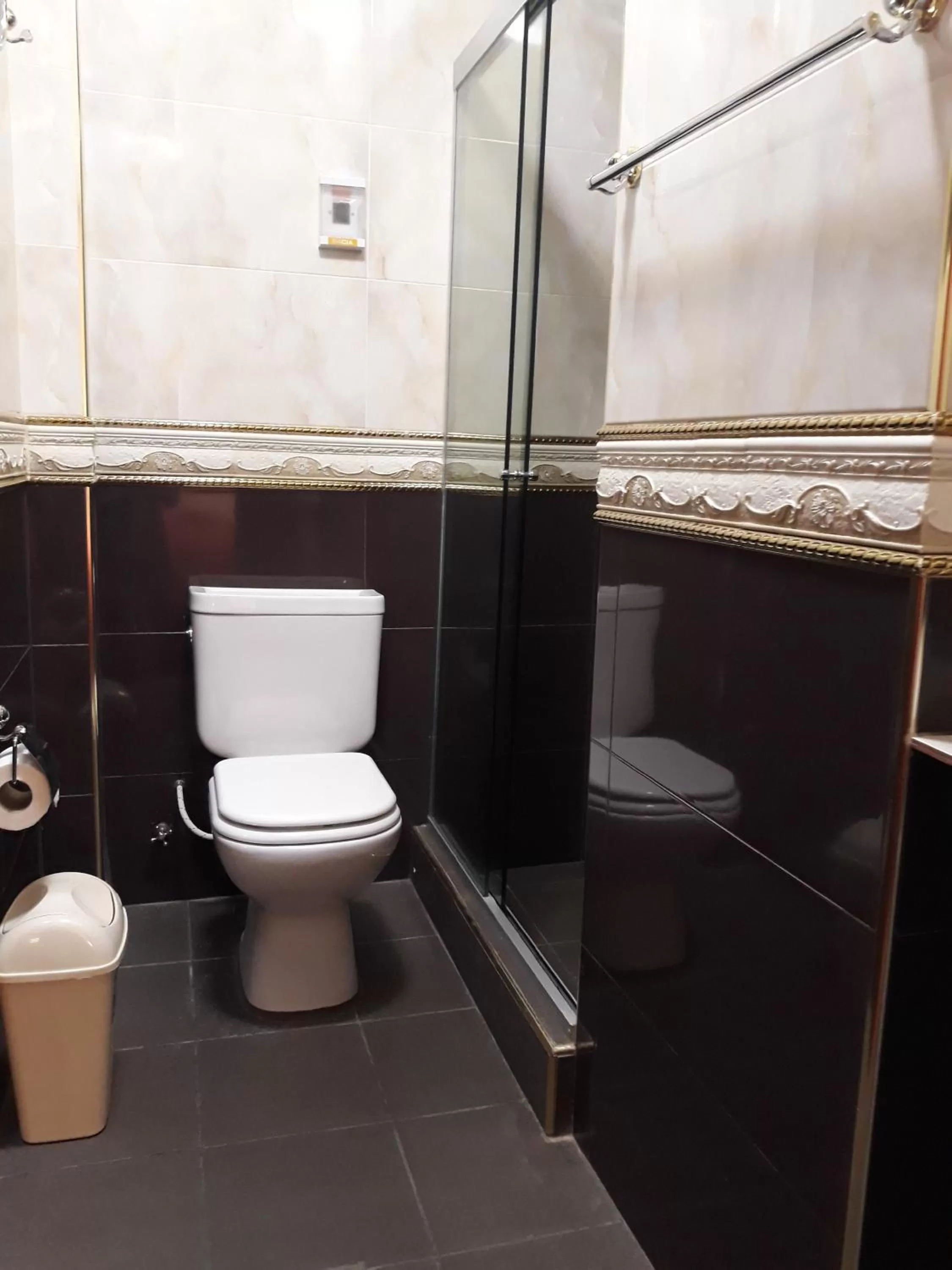 Bathroom in Hostal Terrabella SRL