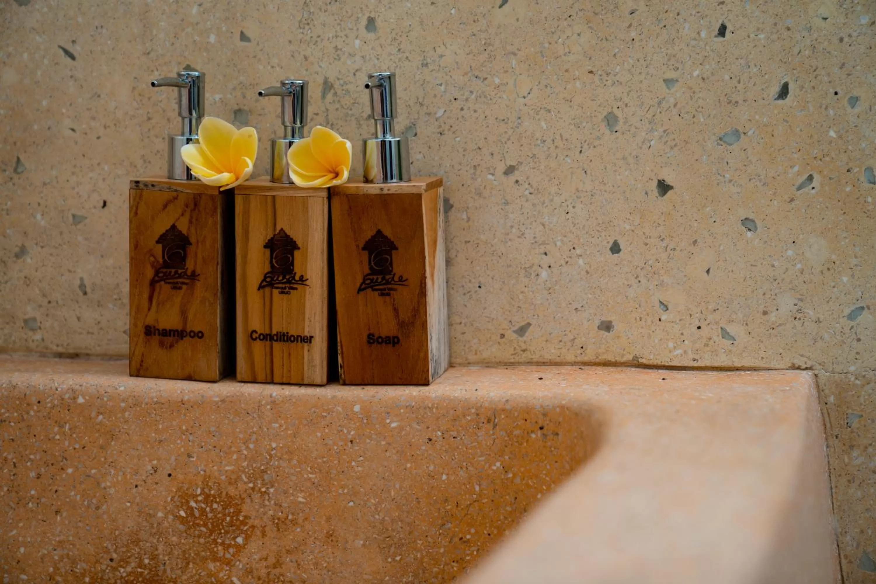 Toilet in Gusde Tranquil Villas by EPS