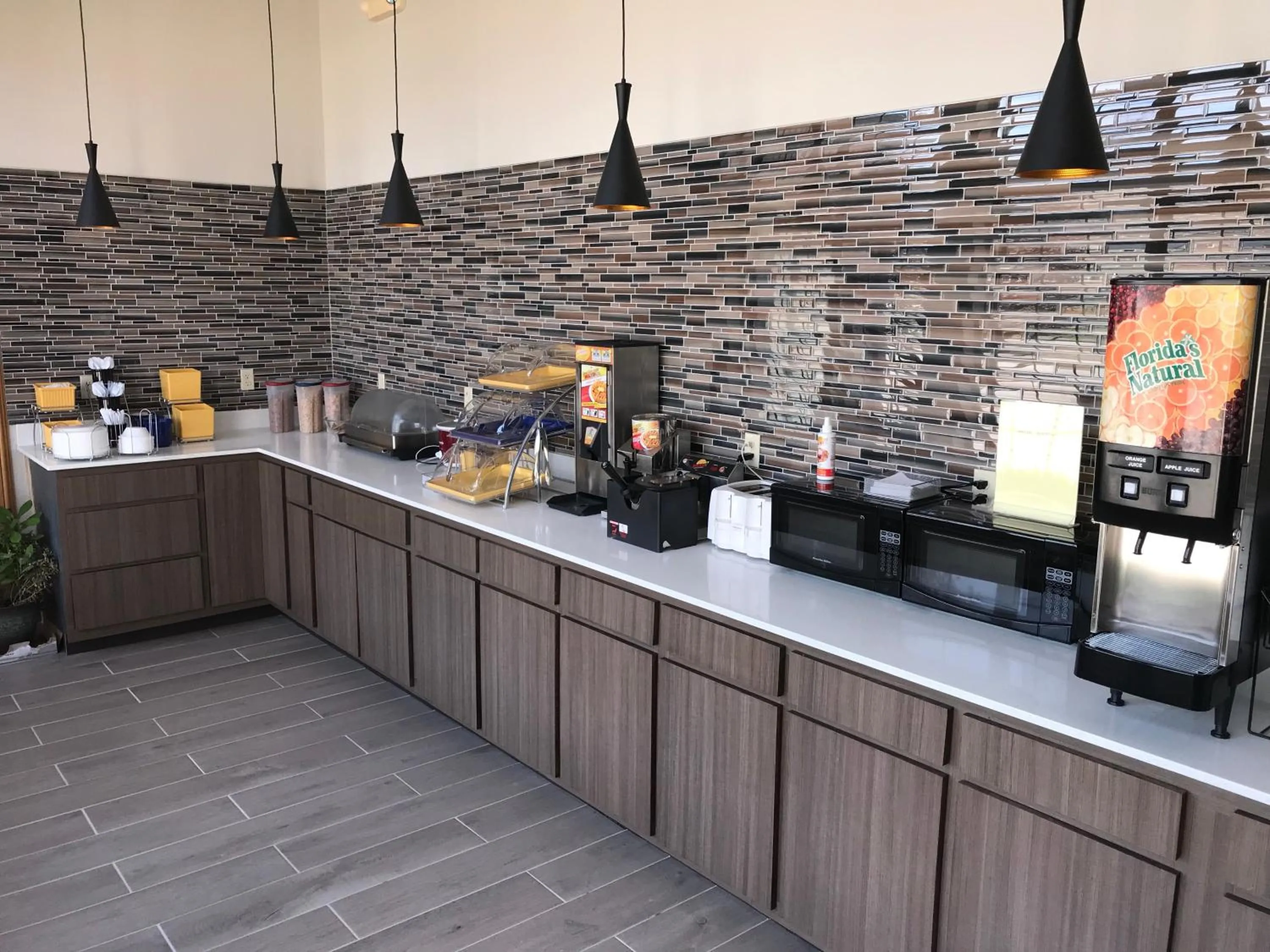 Breakfast in Days Inn by Wyndham Grove