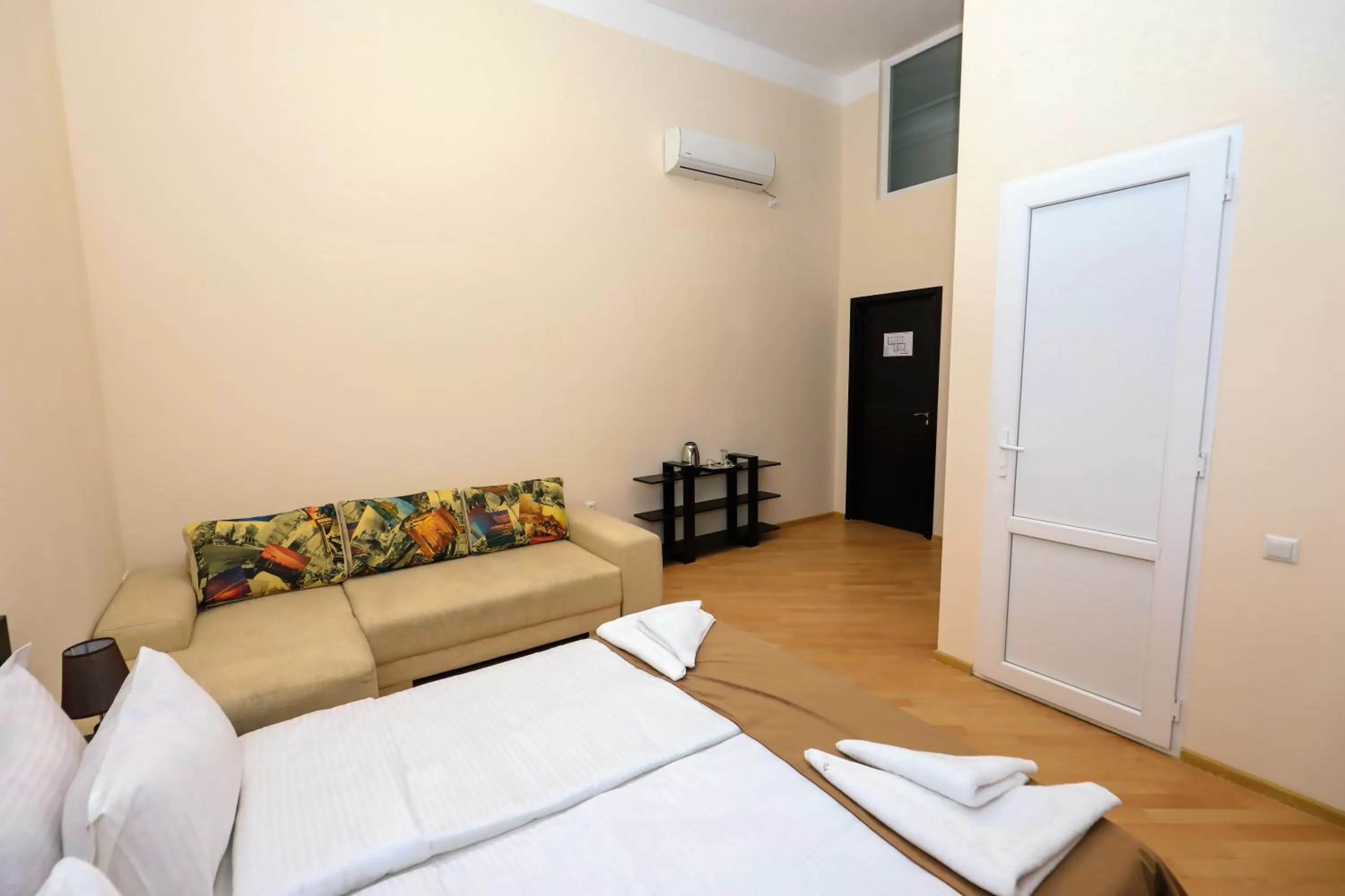 Bed in Tamarisi Old Tbilisi