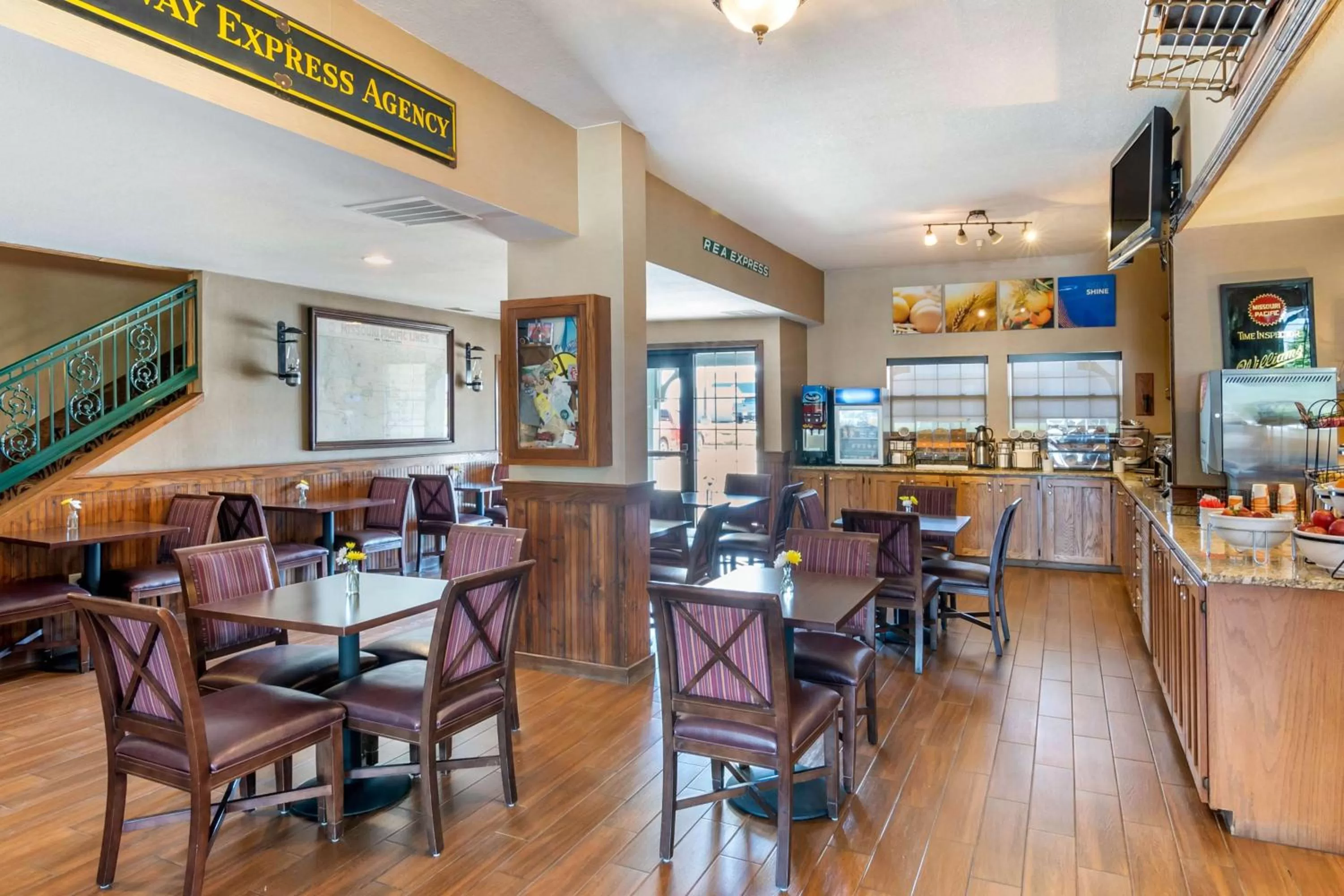 Restaurant/places to eat in Comfort Inn Sedalia Station