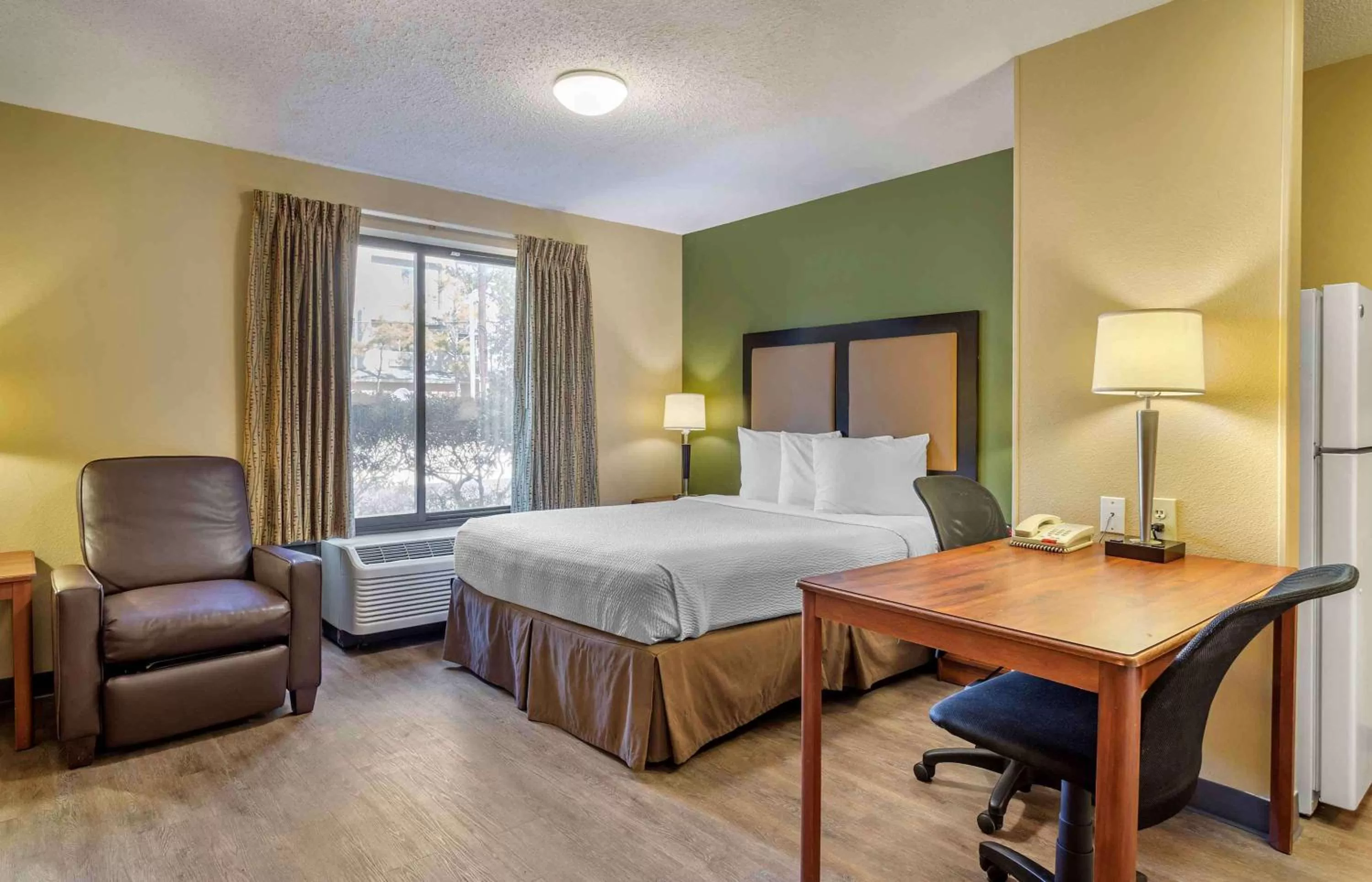 Queen Studio - Non-Smoking in Extended Stay America Suites - Houston - Westchase - Westheimer