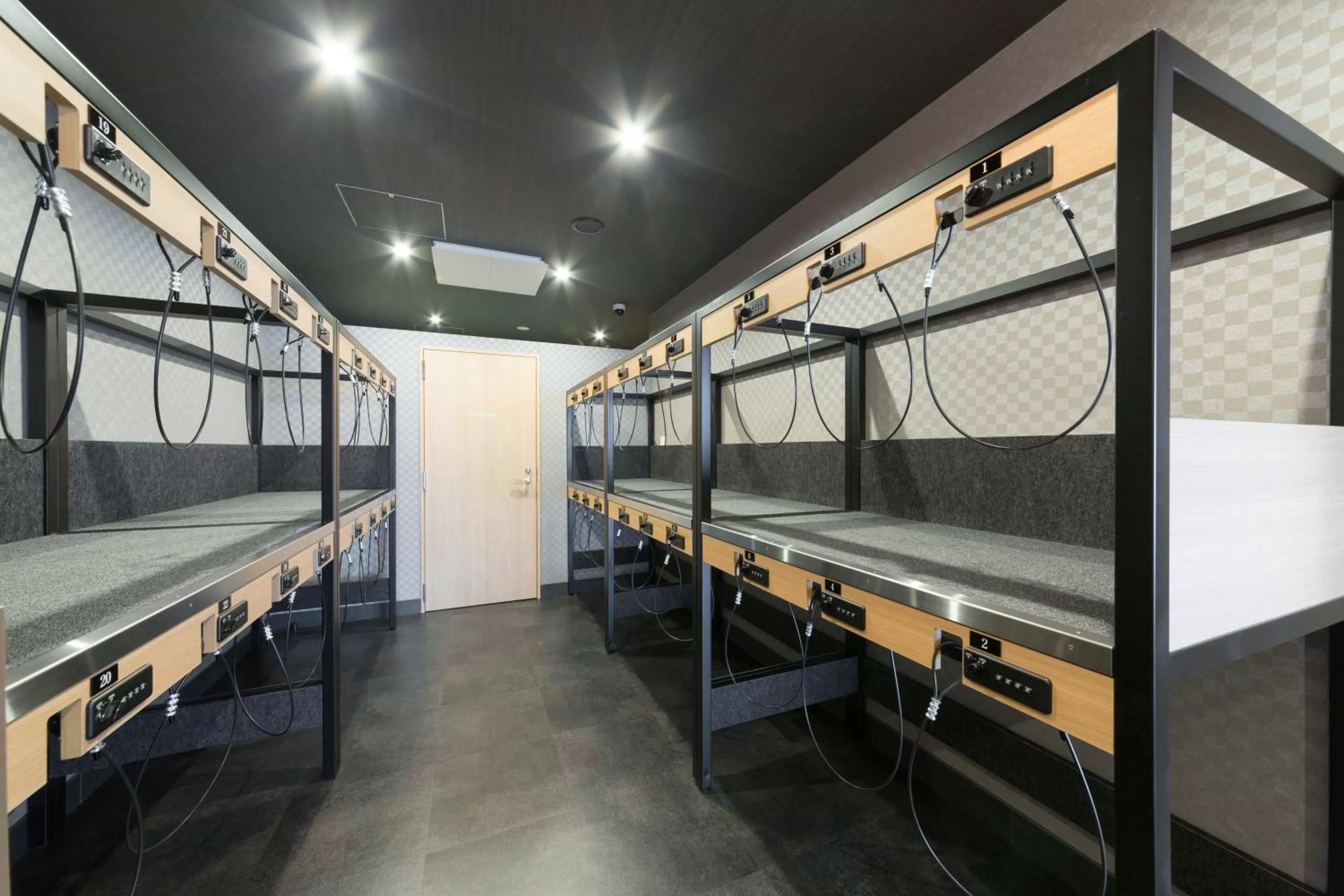 locker, Bed in Sanco Inn Kyoto Hachijoguchi Shikinoyu