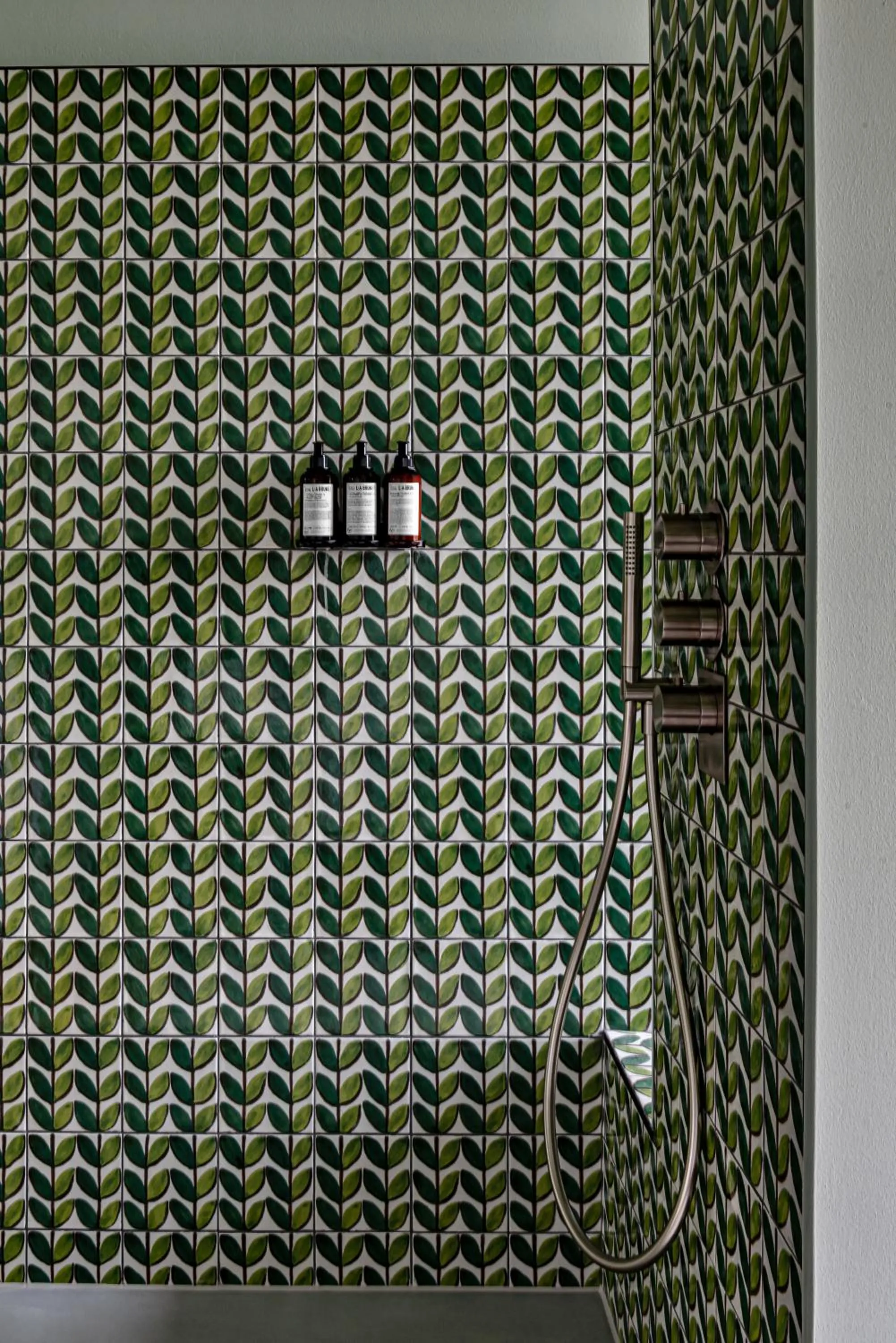 Shower in Cowley Manor Experimental