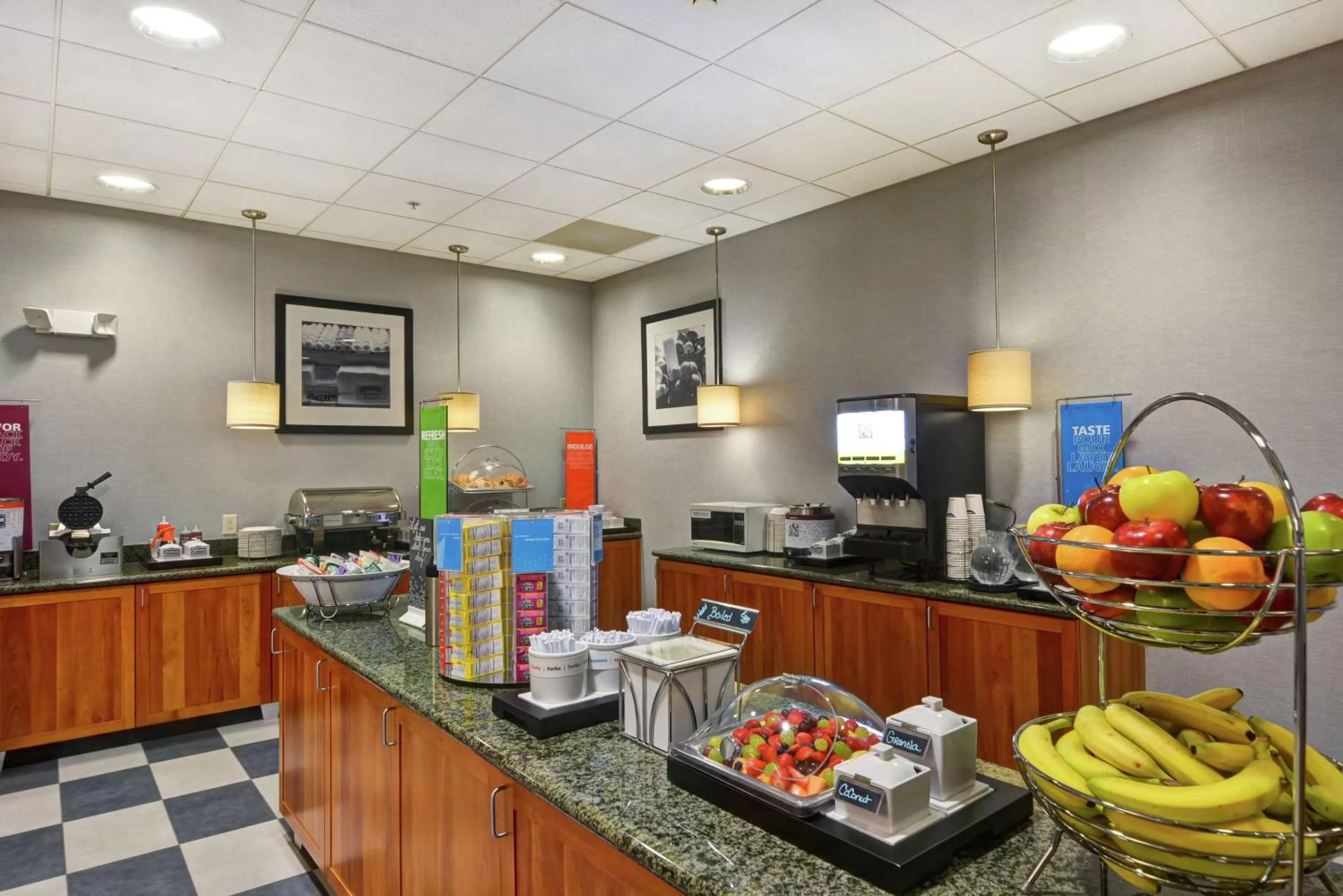 Dining area in Hampton Inn Sayre