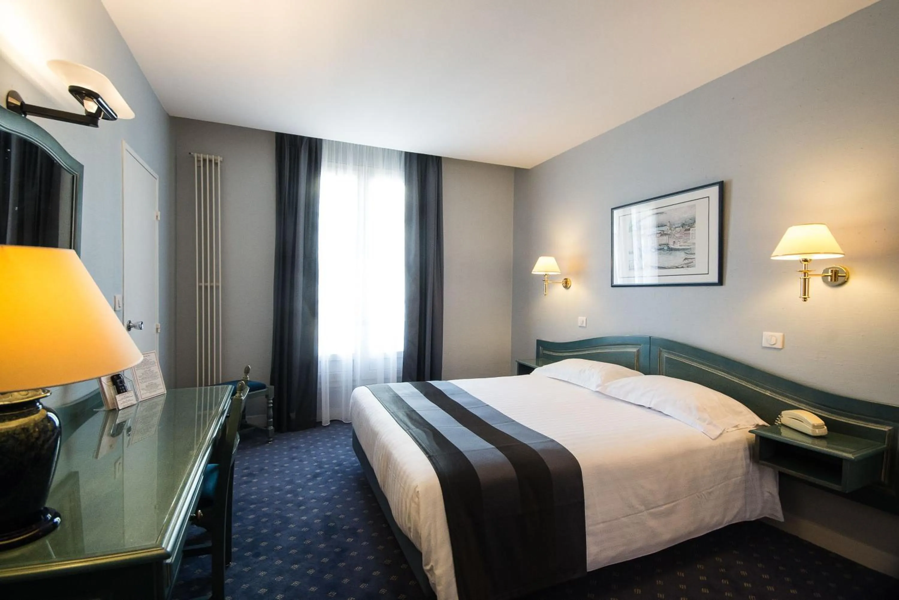 Photo of the whole room, Bed in Hotel du Pré