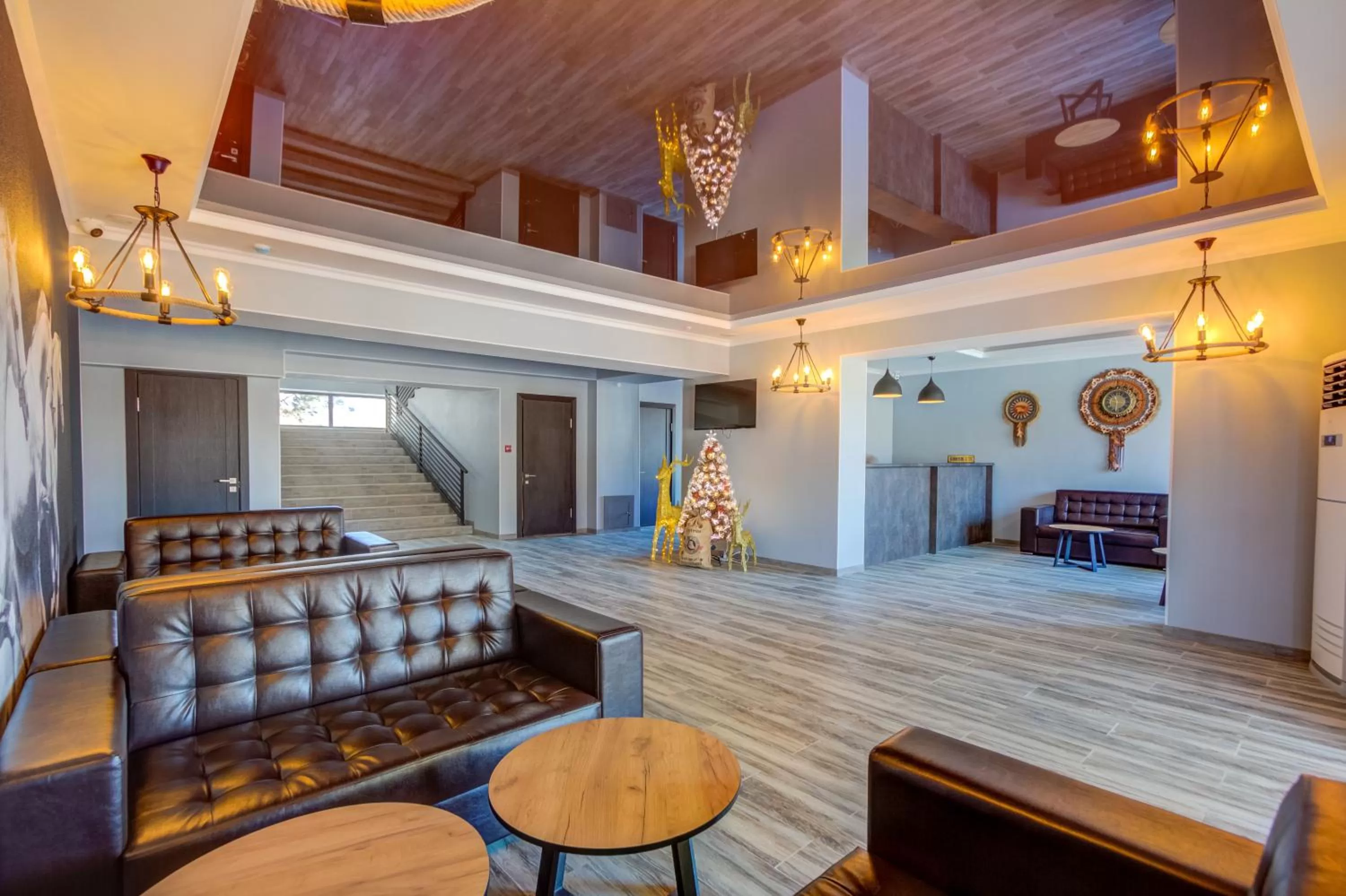 Lobby or reception in My hotel Karakol