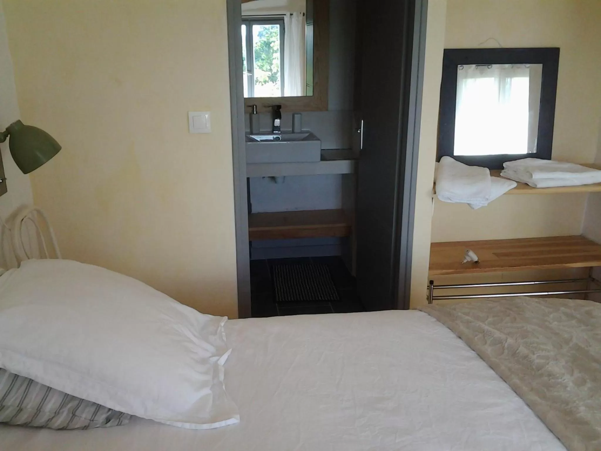 Bedroom in Au Vélo dans l'Arbre