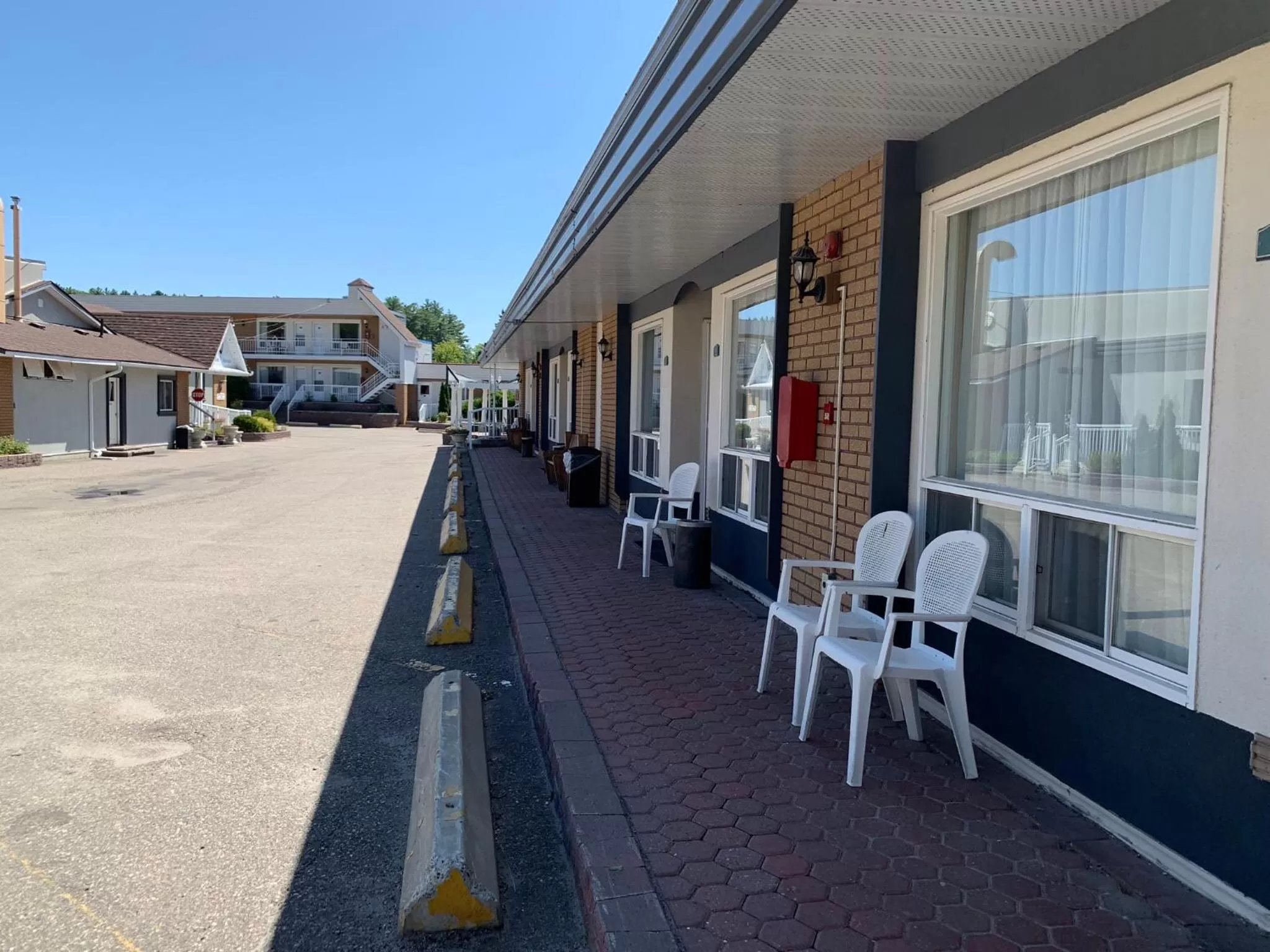 Facade/entrance in Sword Inn Bancroft