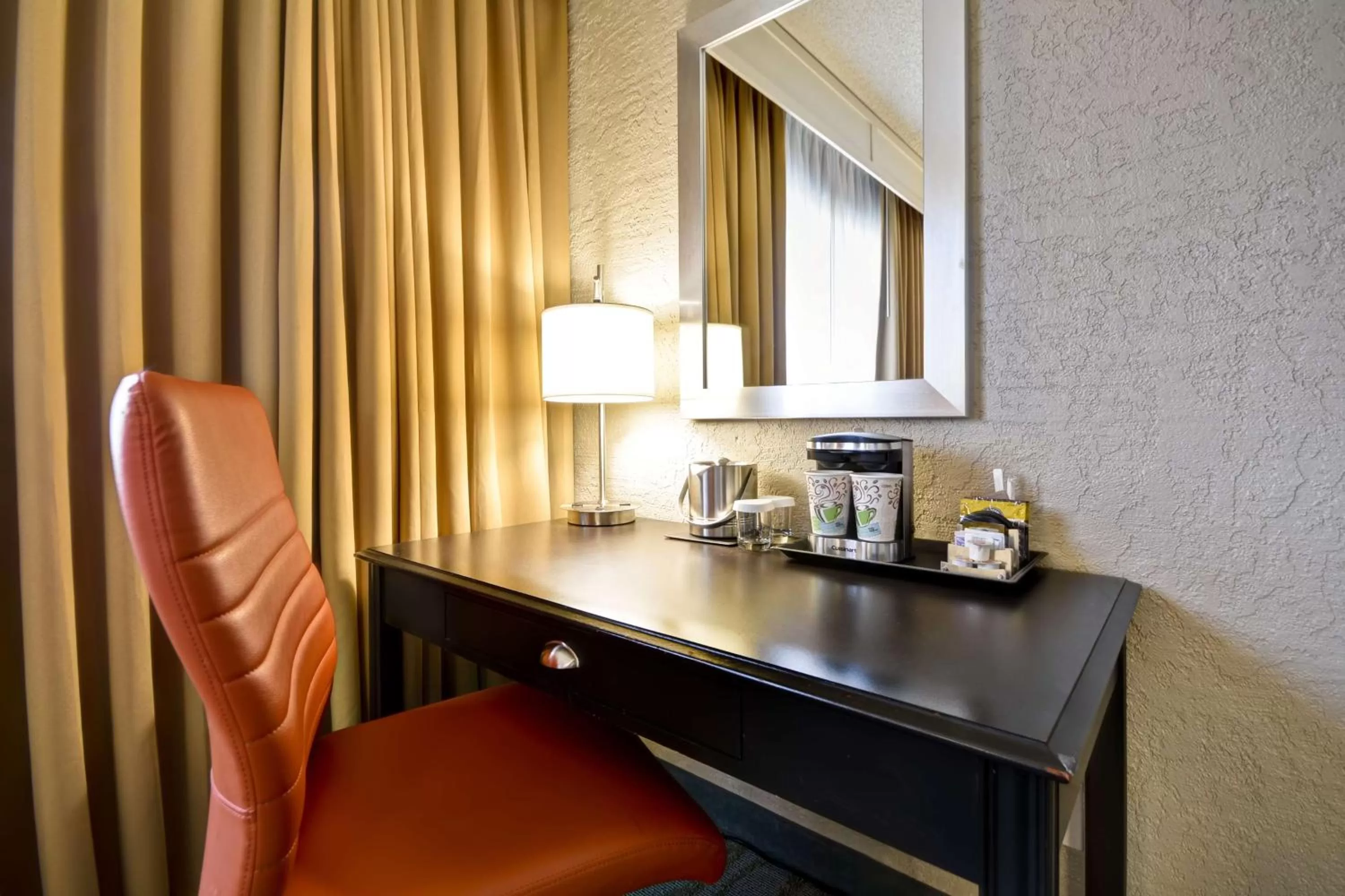 Bedroom in DoubleTree by Hilton Phoenix North