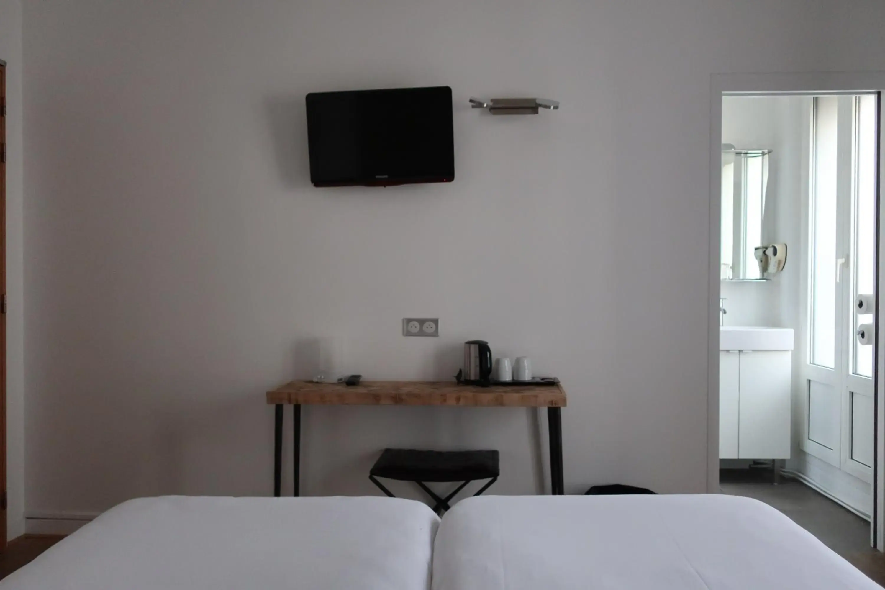 Superior Twin Room in L'Amiral Superior Twin Room in L'Amiral