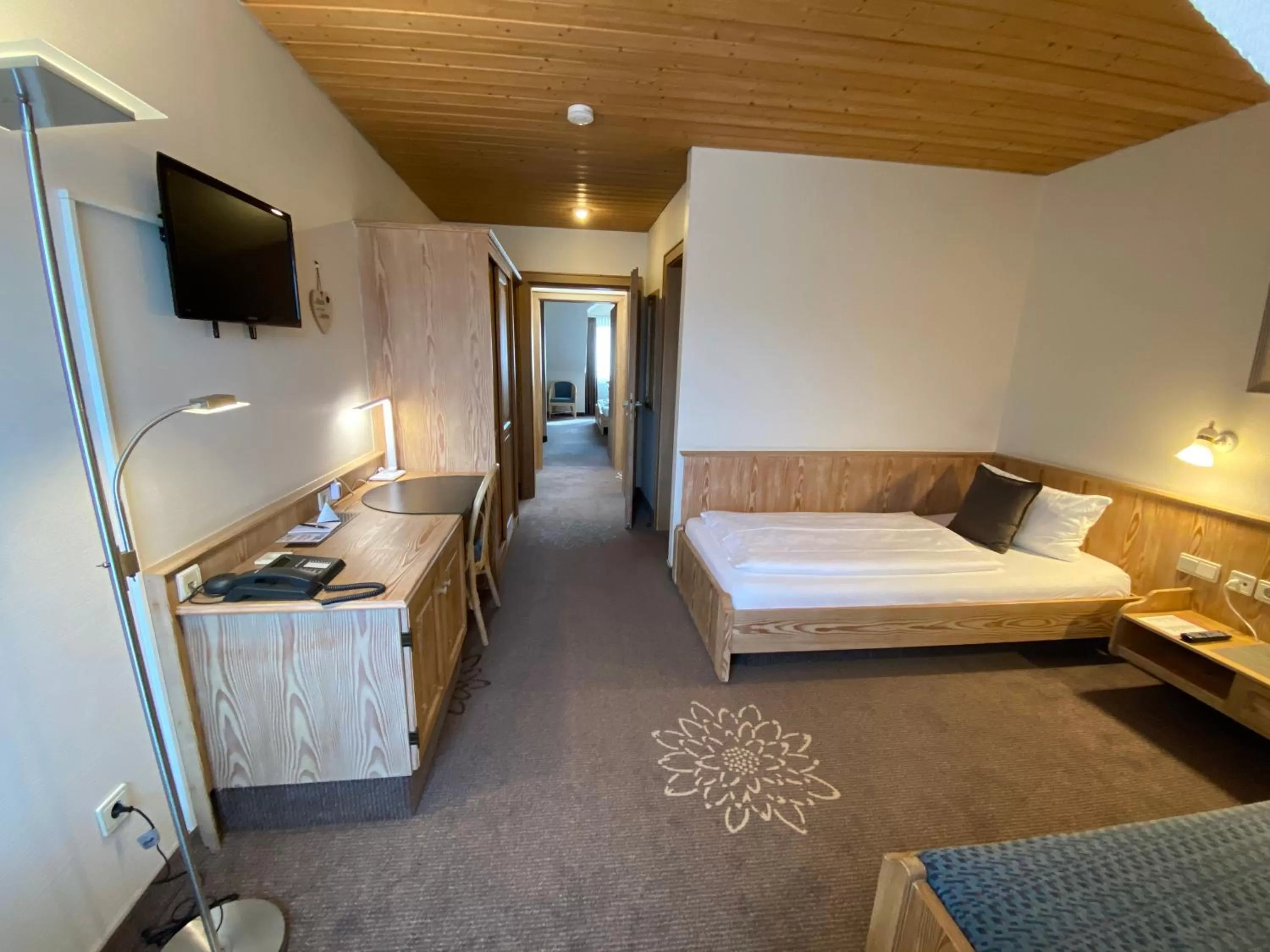 Photo of the whole room, Bed in Hotel in den Herrnwiesen