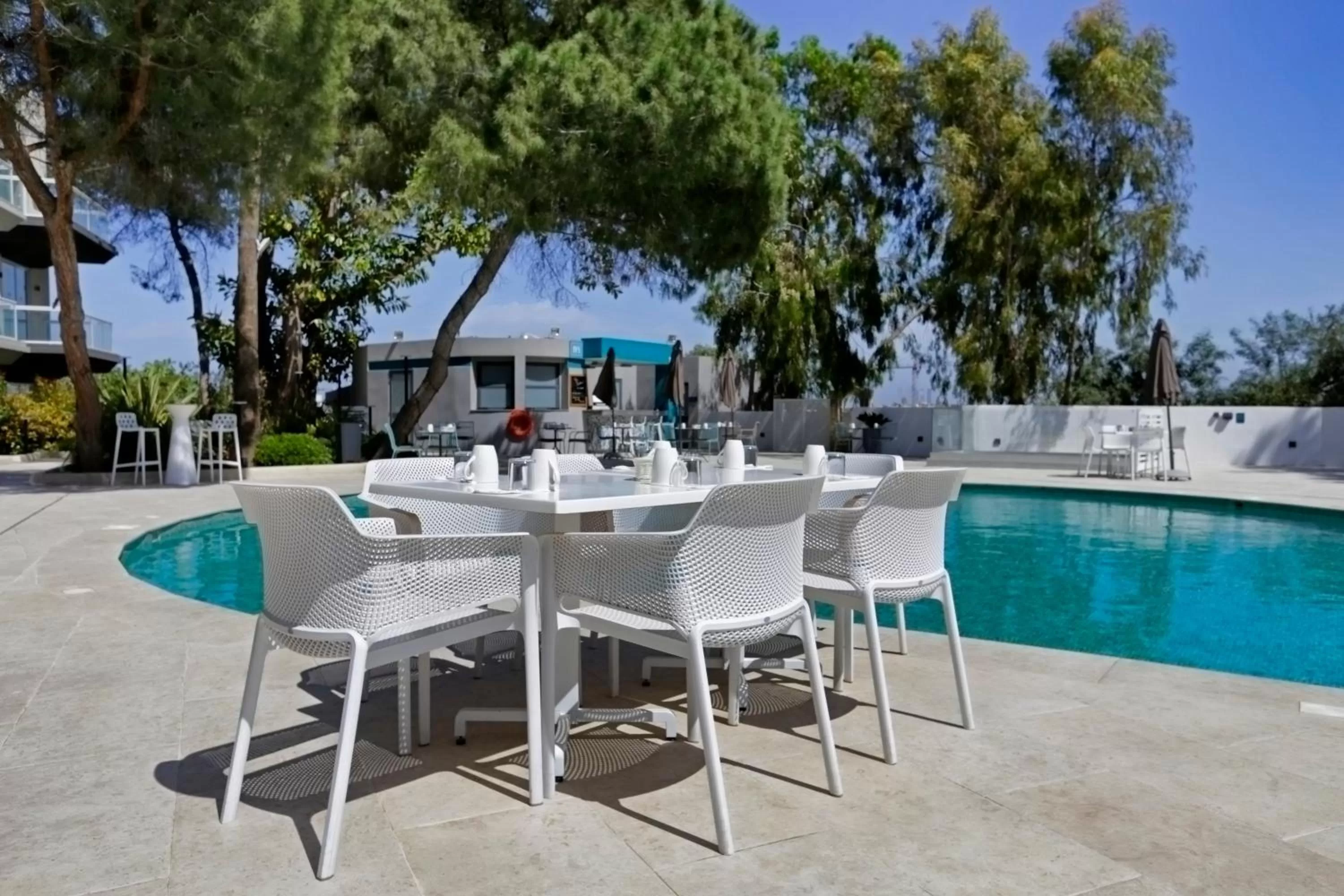 Restaurant/places to eat in Urban Valley Resort & Spa