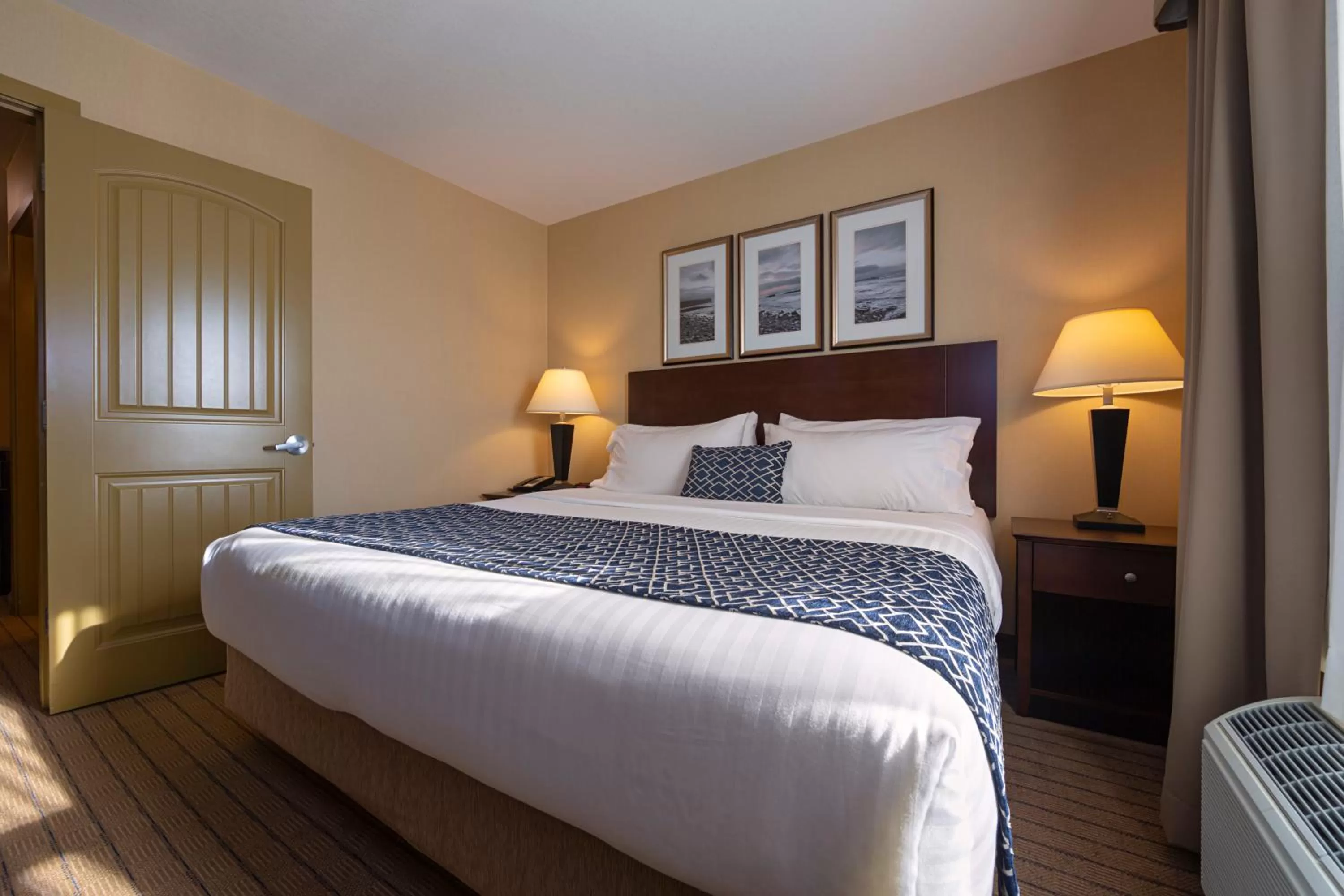 Bed in Bayview Hotel