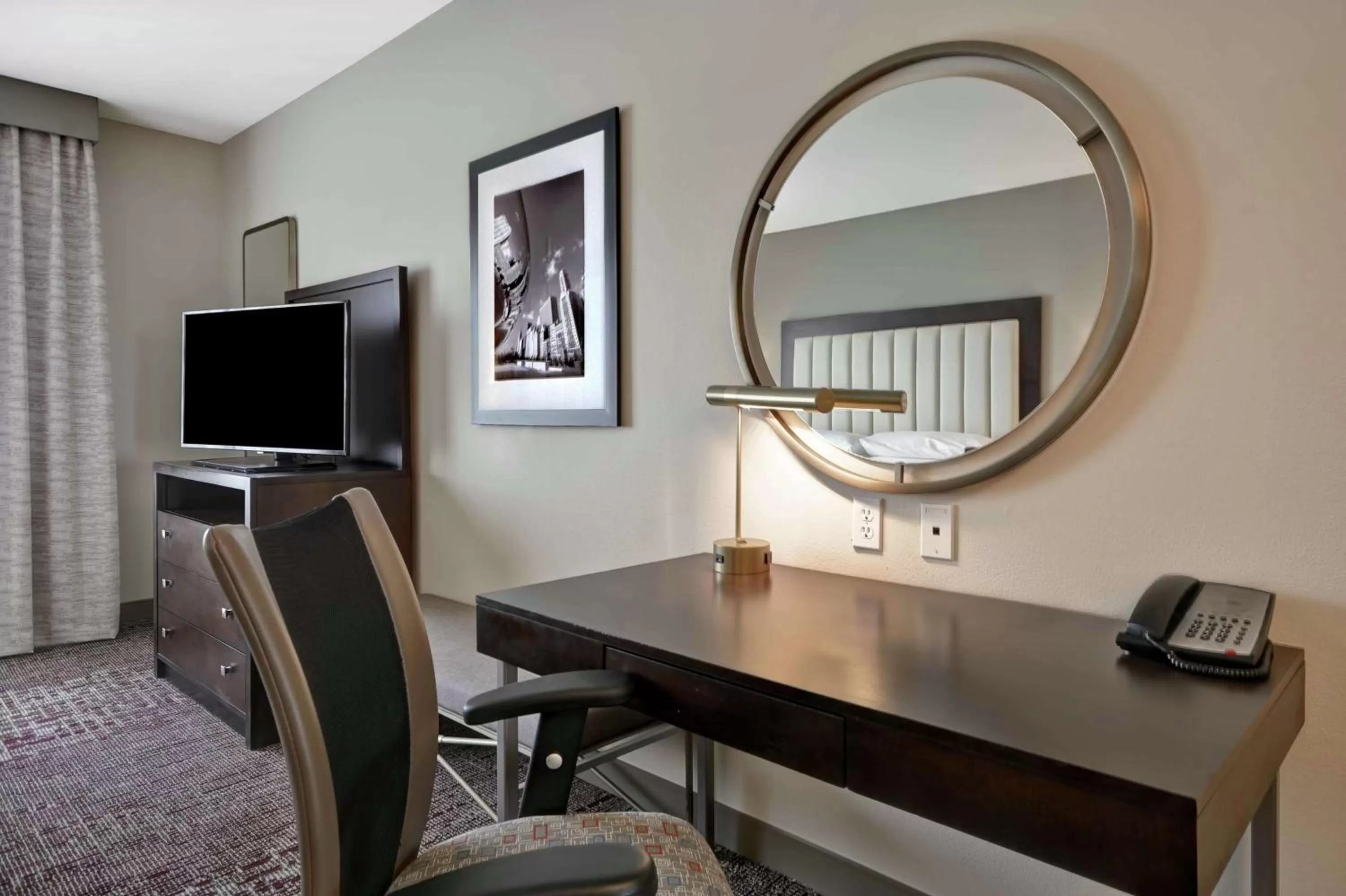 Bedroom in DoubleTree by Hilton Chicago Midway Airport, IL