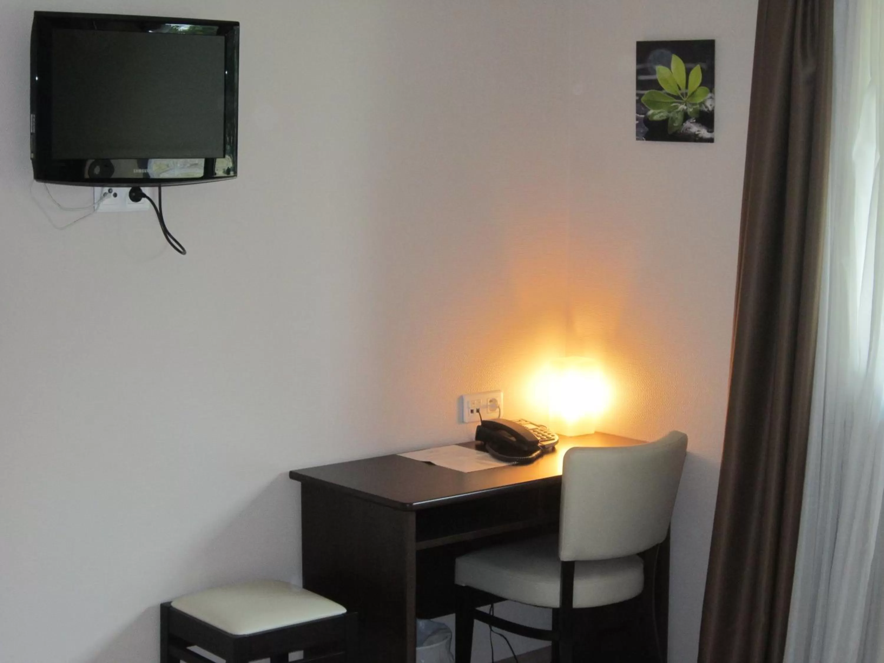 Standard Double Room - single occupancy in Hôtel Particulier VILLA DES MARAIS