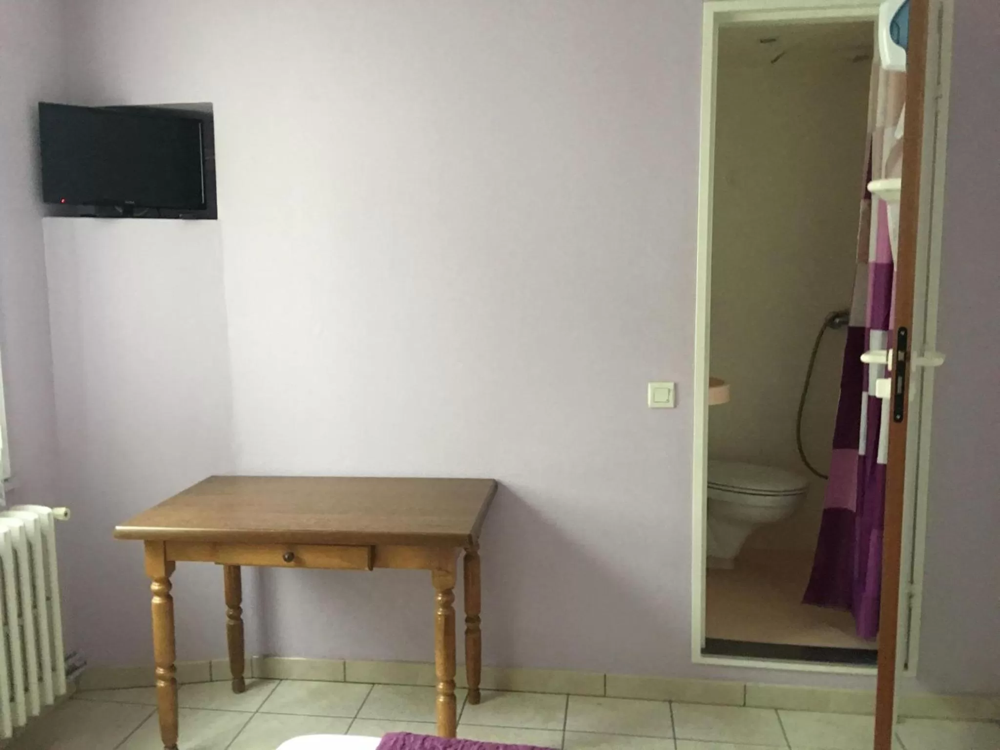 TV/Entertainment Center in HOTEL DU CYGNE DE LA CROIX BLANCHE