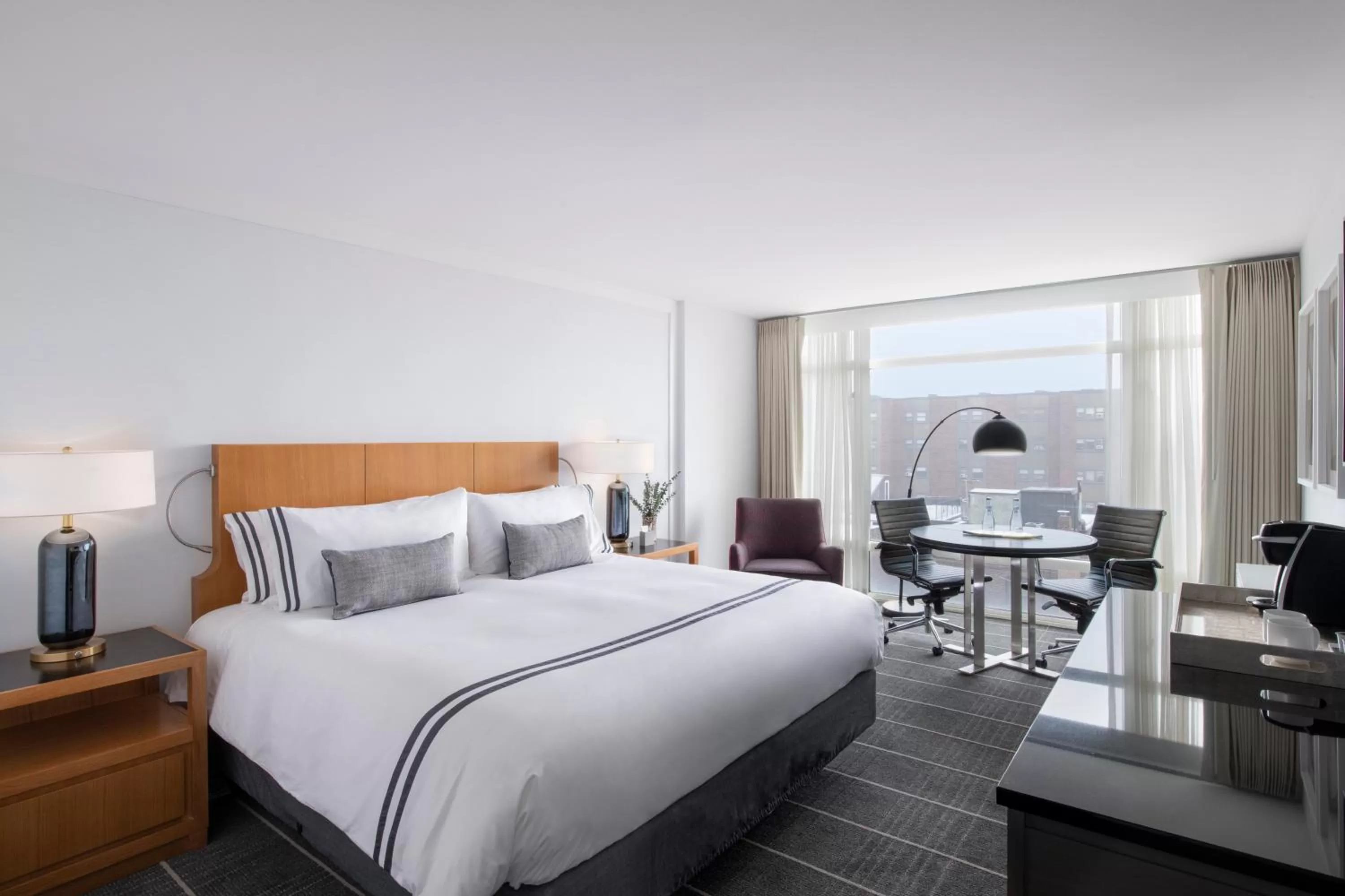 Photo of the whole room, Bed in The Colonnade Hotel